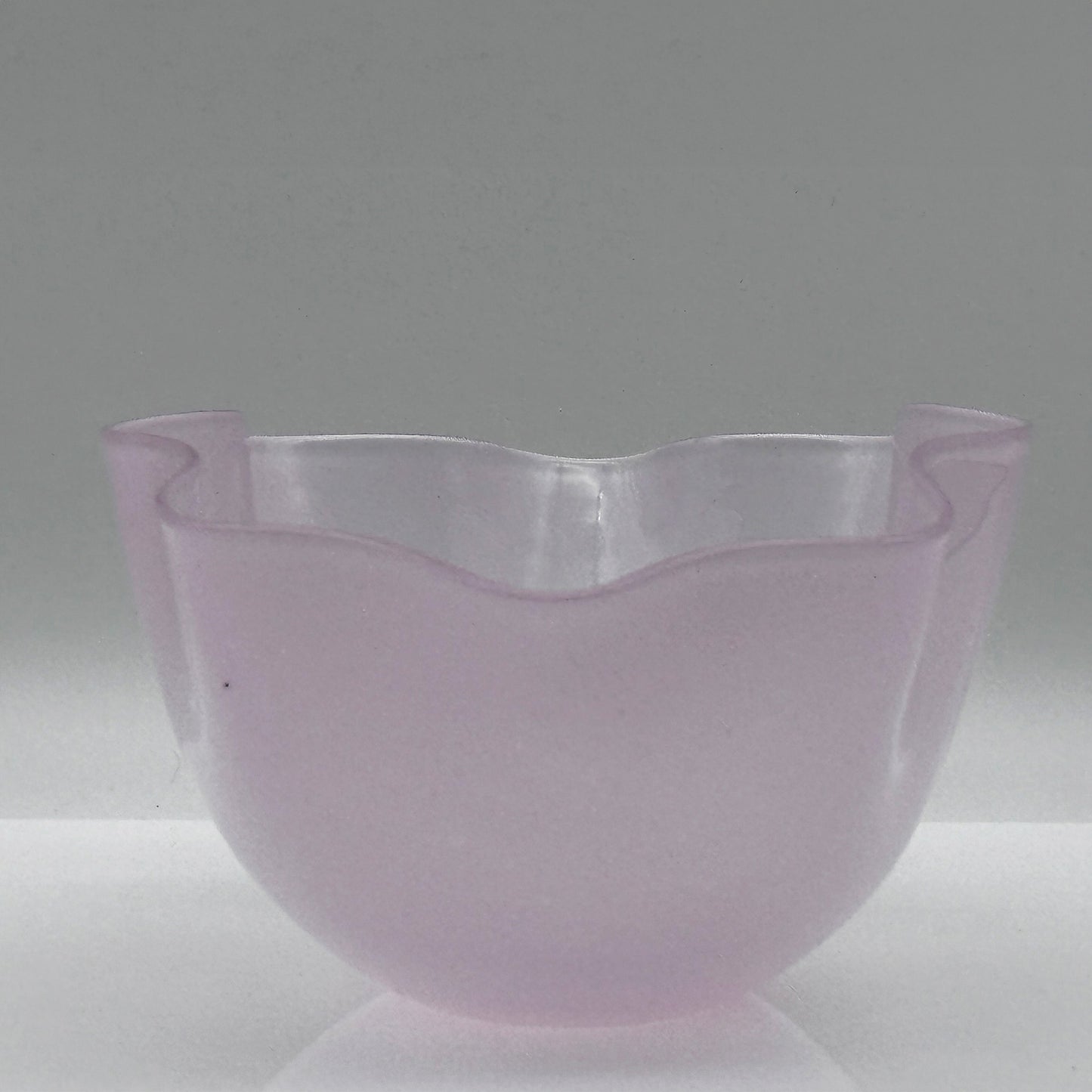 Kristallen Schaal “Kantara” – Pastel Roze Opaalglas door Sven Palmqvist voor Orrefors (1946-1960)