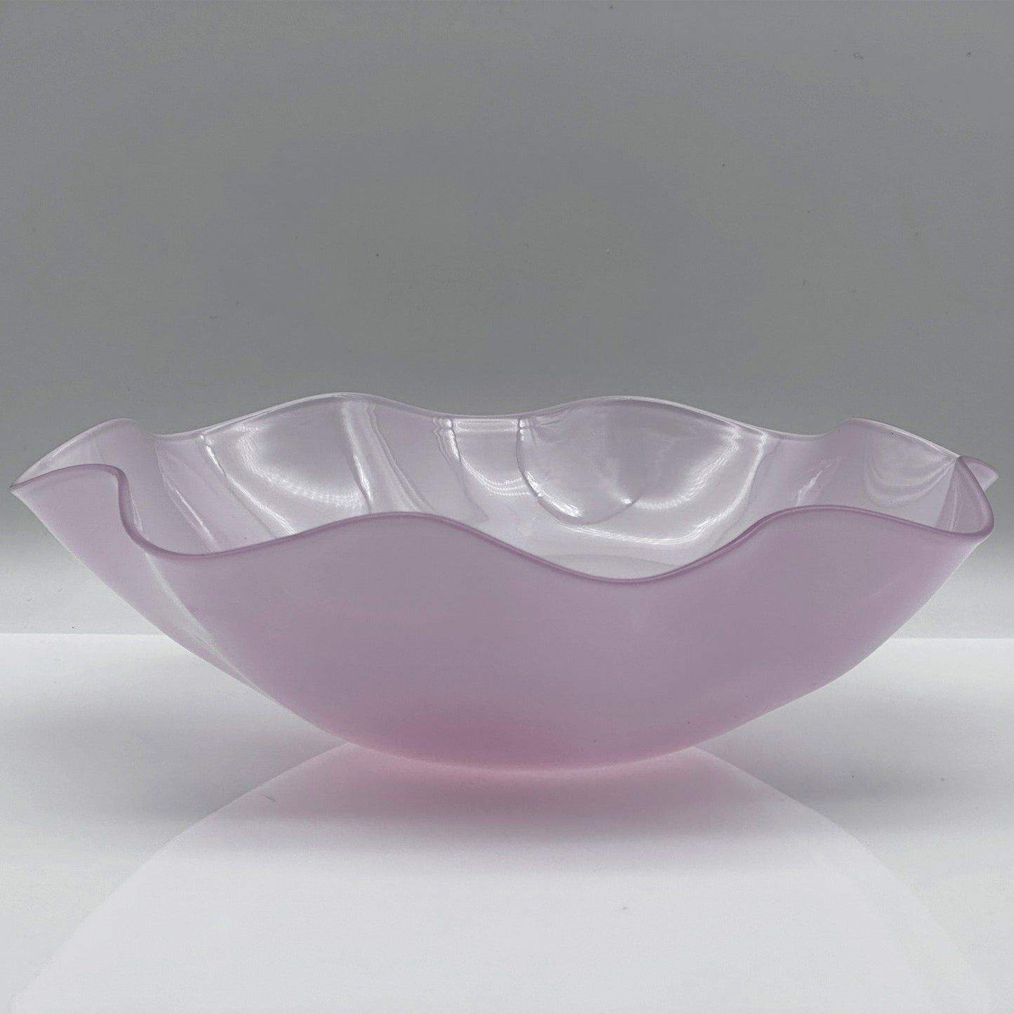 Crystal Bowl “Kantara” – Pastel Pink Opal Glass by Sven Palmqvist for Orrefors (1946-1960)