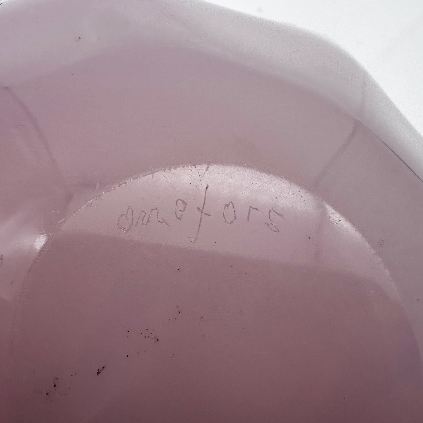 Crystal Bowl “Kantara” – Pastel Pink Opal Glass by Sven Palmqvist for Orrefors (1946-1960)