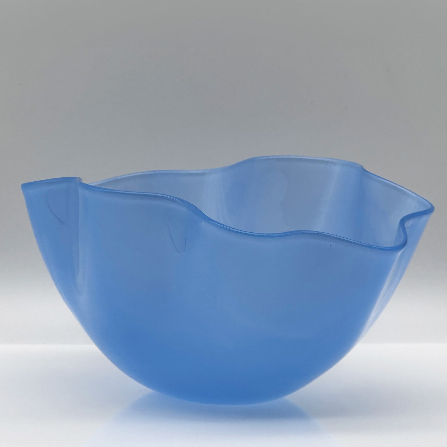 Cornflower blue crystal bowl, "Kantara", Sven Palmqvist, Orrefors, Sweden