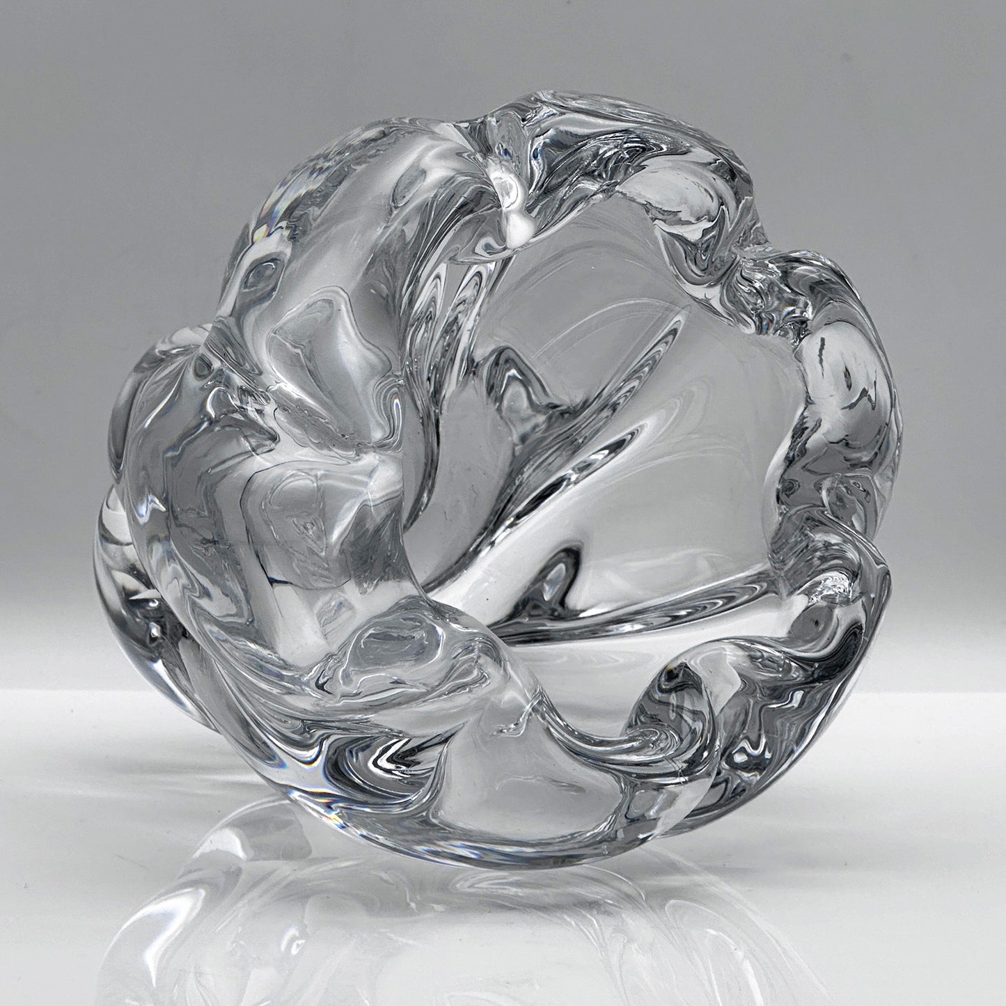 “Waterfall” Crystal Vase - Edvin Öhrström, Orrefors, Mid-Century Swedish Design (1941)