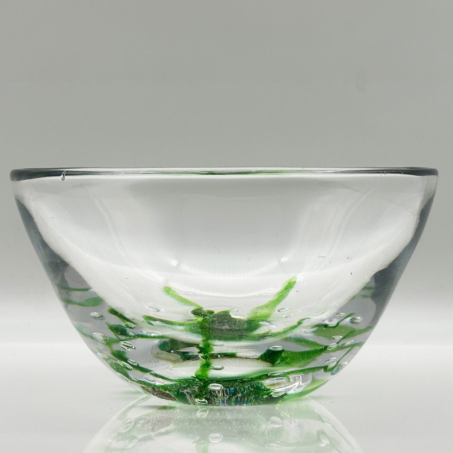 Crystal “Seaweed” Bowl – Vicke Lindstrand for Kosta Boda (1950s)