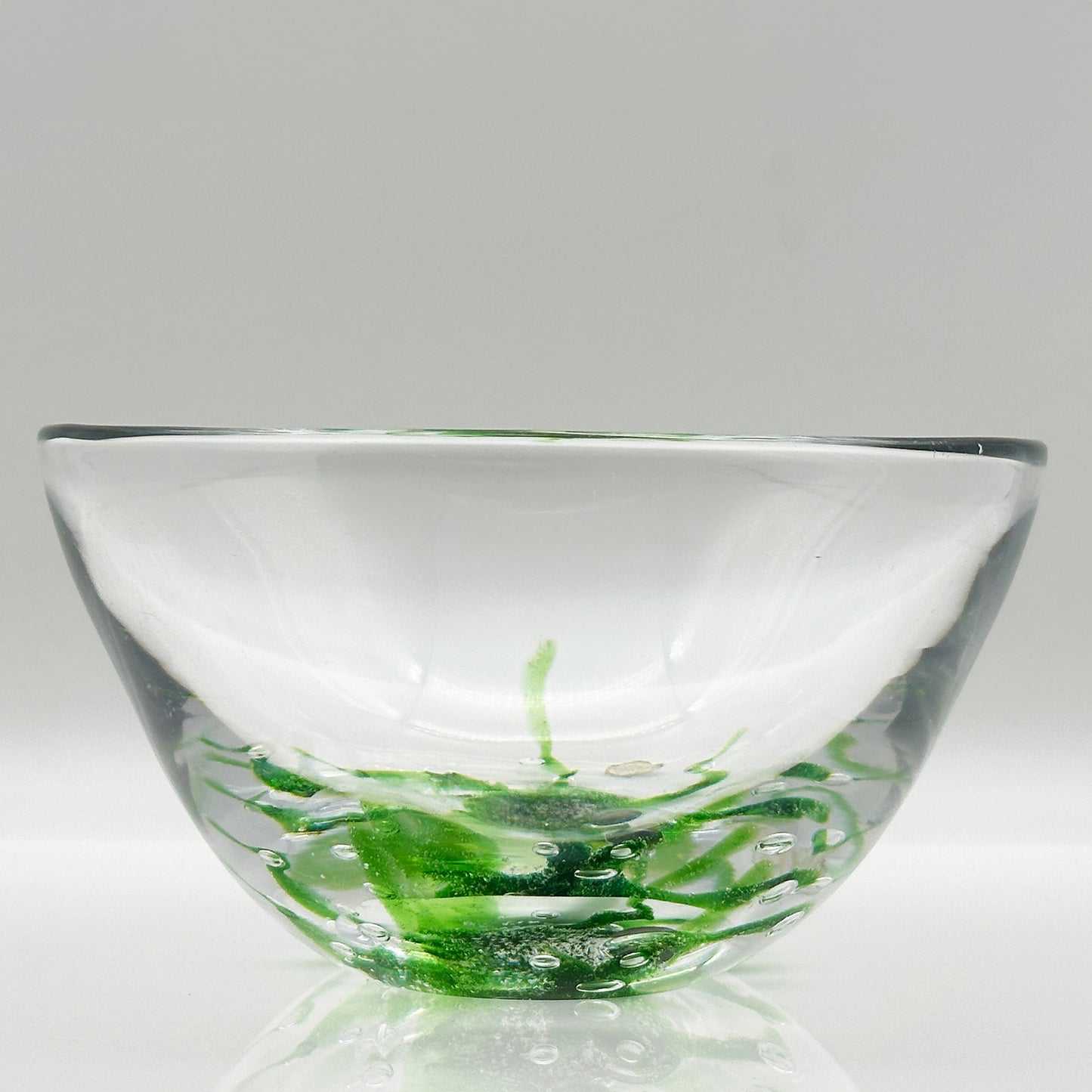 Crystal “Seaweed” Bowl – Vicke Lindstrand for Kosta Boda (1950s)