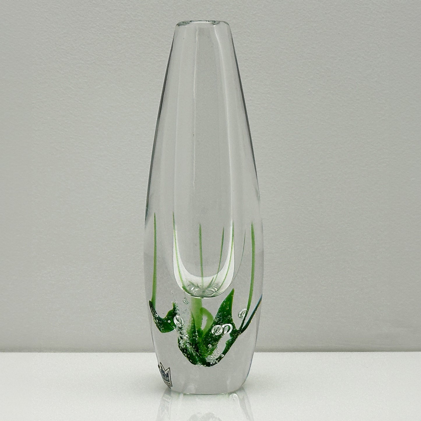Mid Century Modern "Seaweed" Vase, Vicke Lindstrand for Kosta Boda