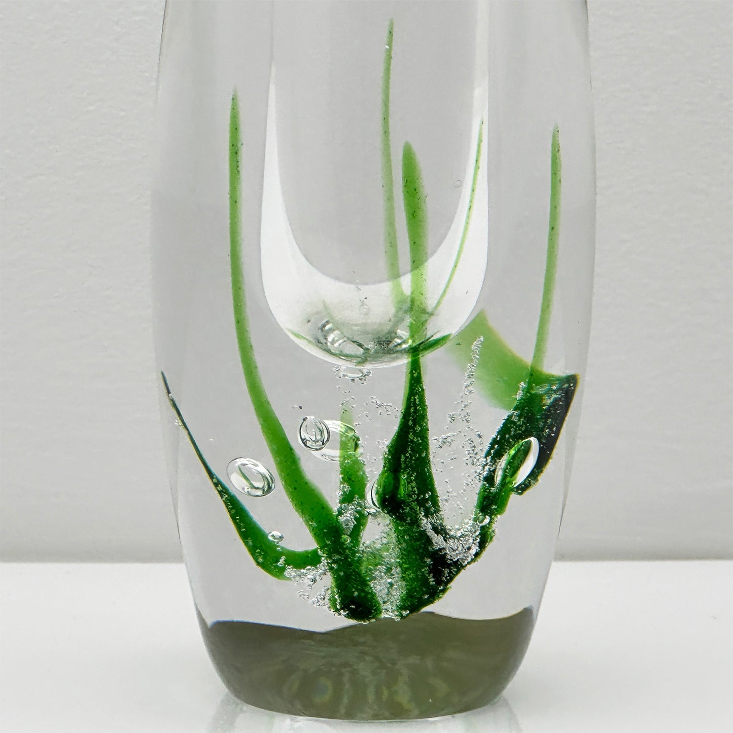 Mid Century Modern "Seaweed" Vase, Vicke Lindstrand for Kosta Boda