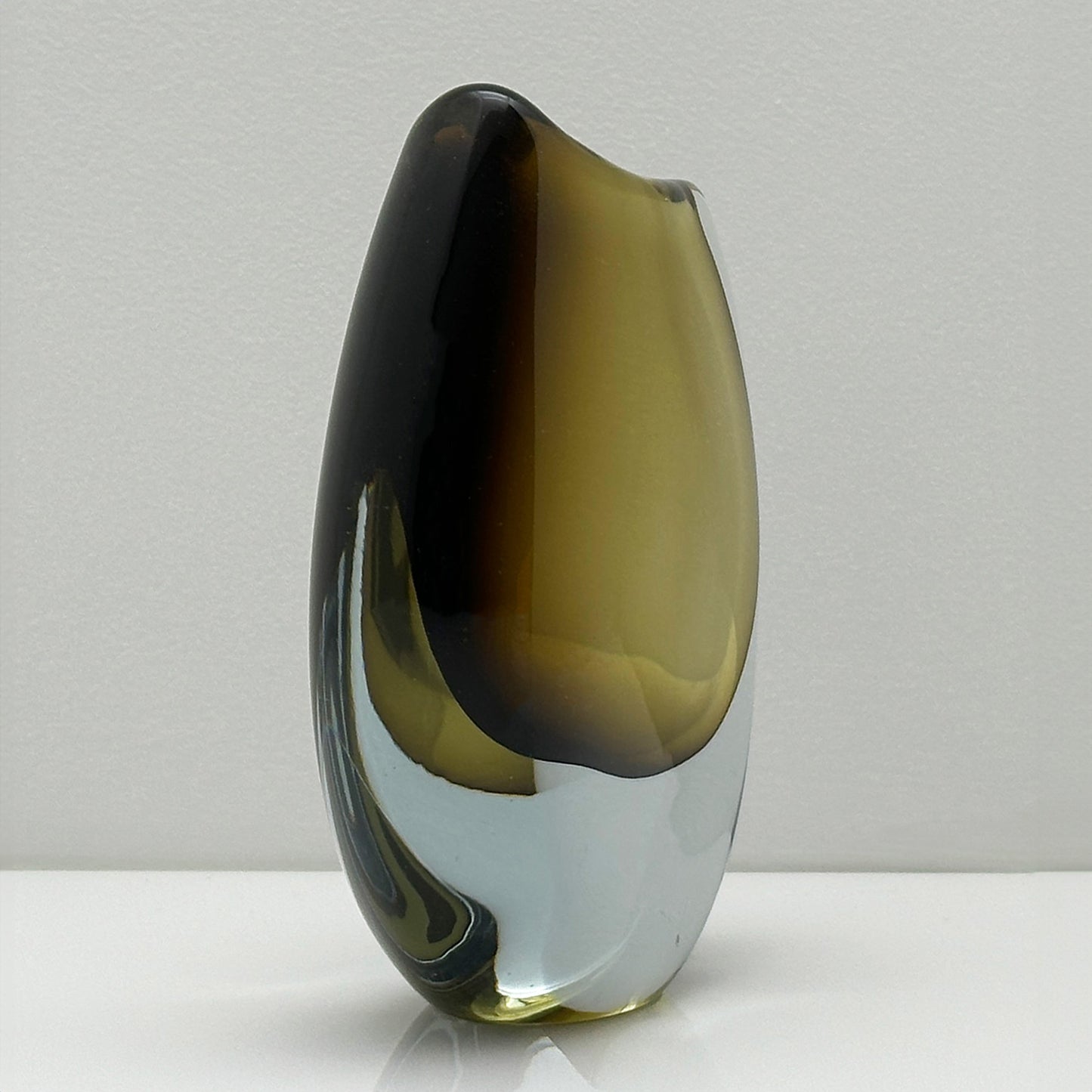 Shark Tooth Vase – Gunnar Nylund for Strömbergshyttan, Brown Crystal Glass