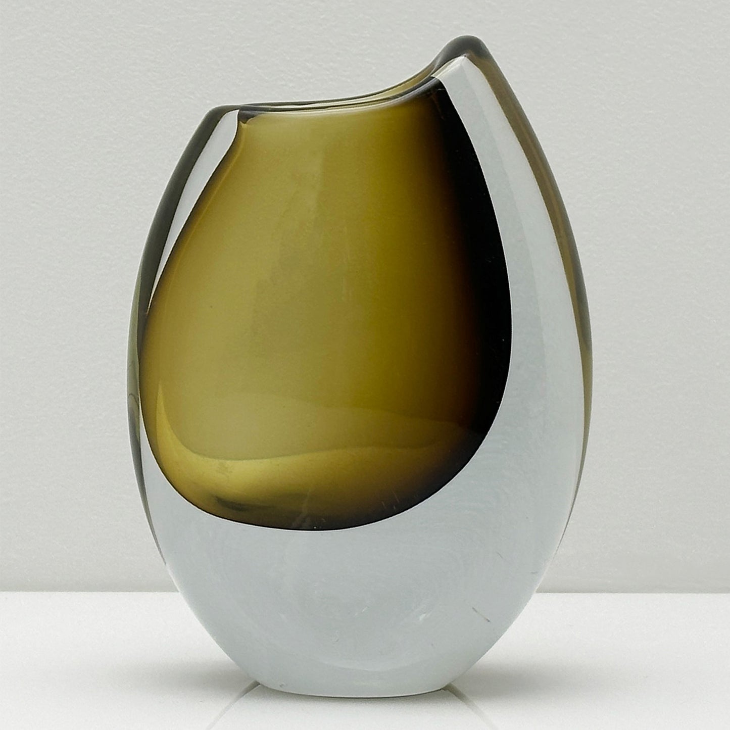 Shark Tooth Vase – Gunnar Nylund for Strömbergshyttan, Brown Crystal Glass