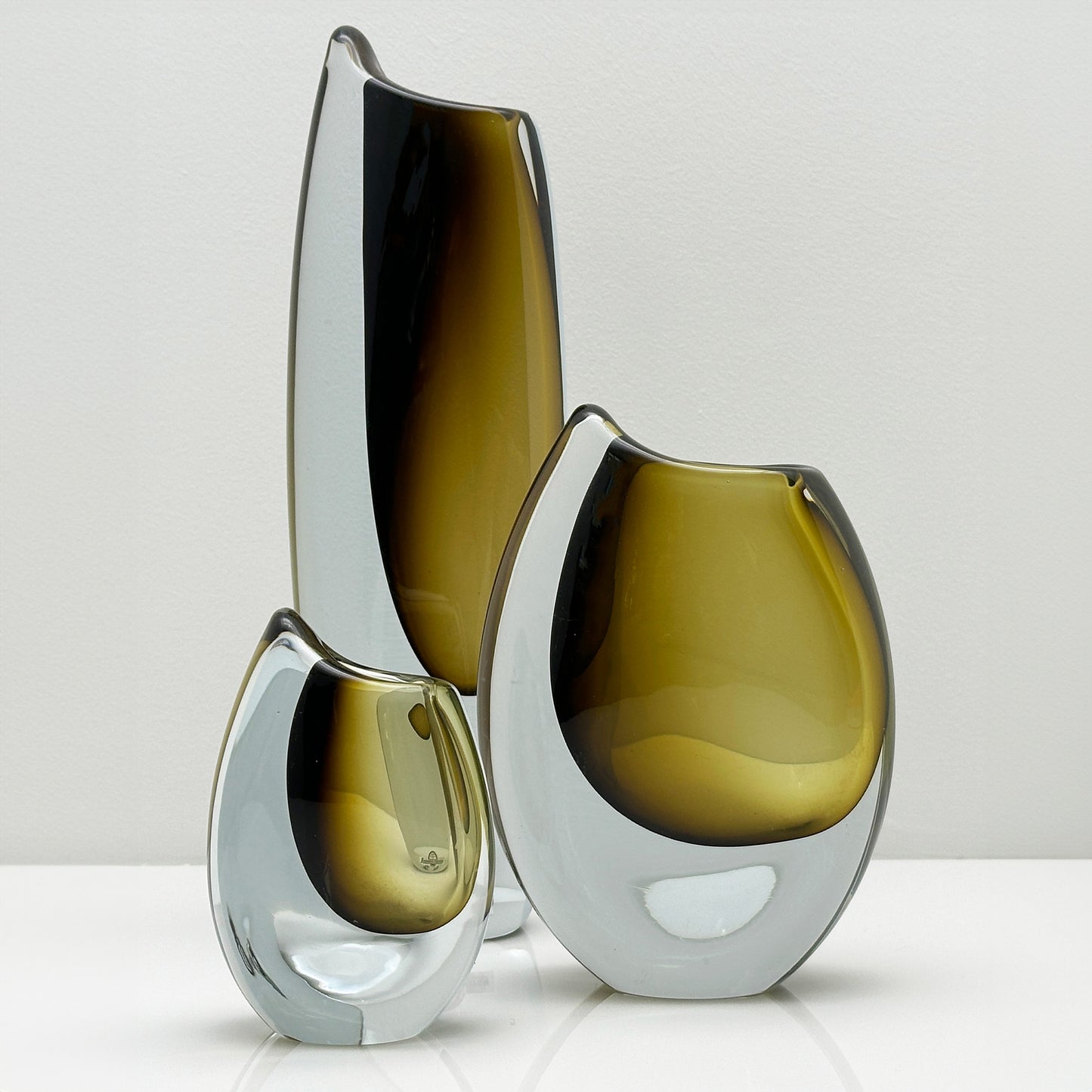 Shark Tooth Vase – Gunnar Nylund for Strömbergshyttan, Brown Crystal Glass