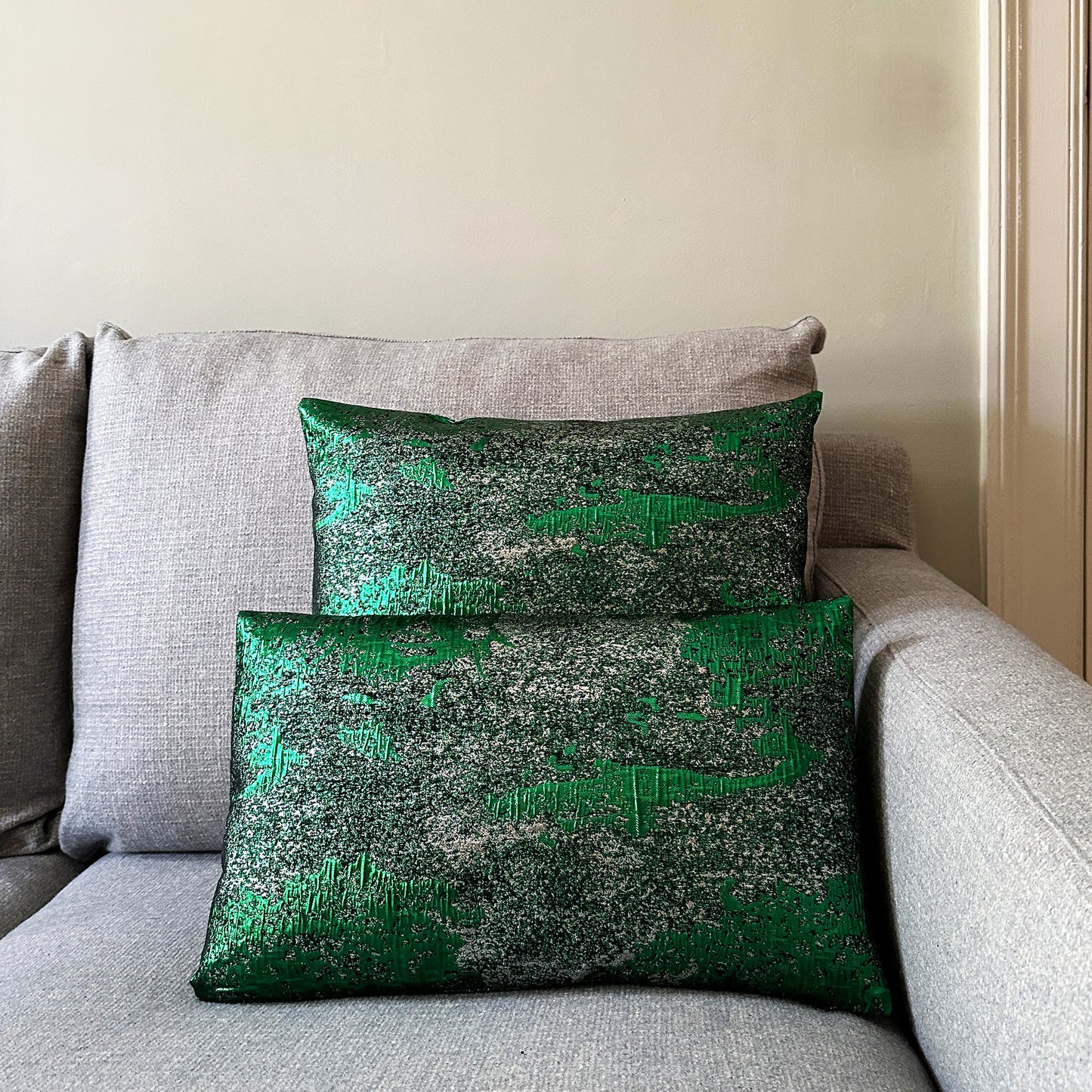 Luxury Handmade Cushions – Set of 2 Decorative Cushions with Concealed Zipper (50x50 cm & 50x30 cm)
