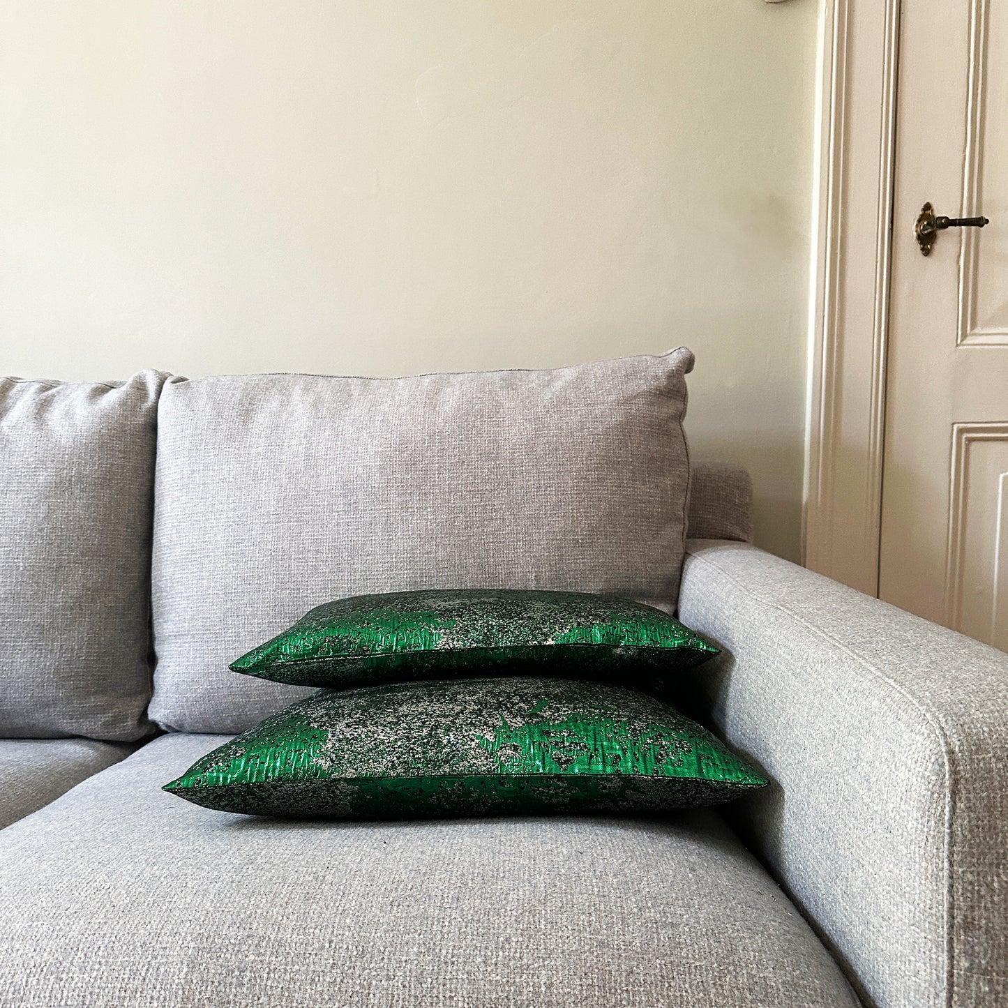 Luxury Handmade Cushions – Set of 2 Decorative Cushions with Concealed Zipper (50x50 cm & 50x30 cm)