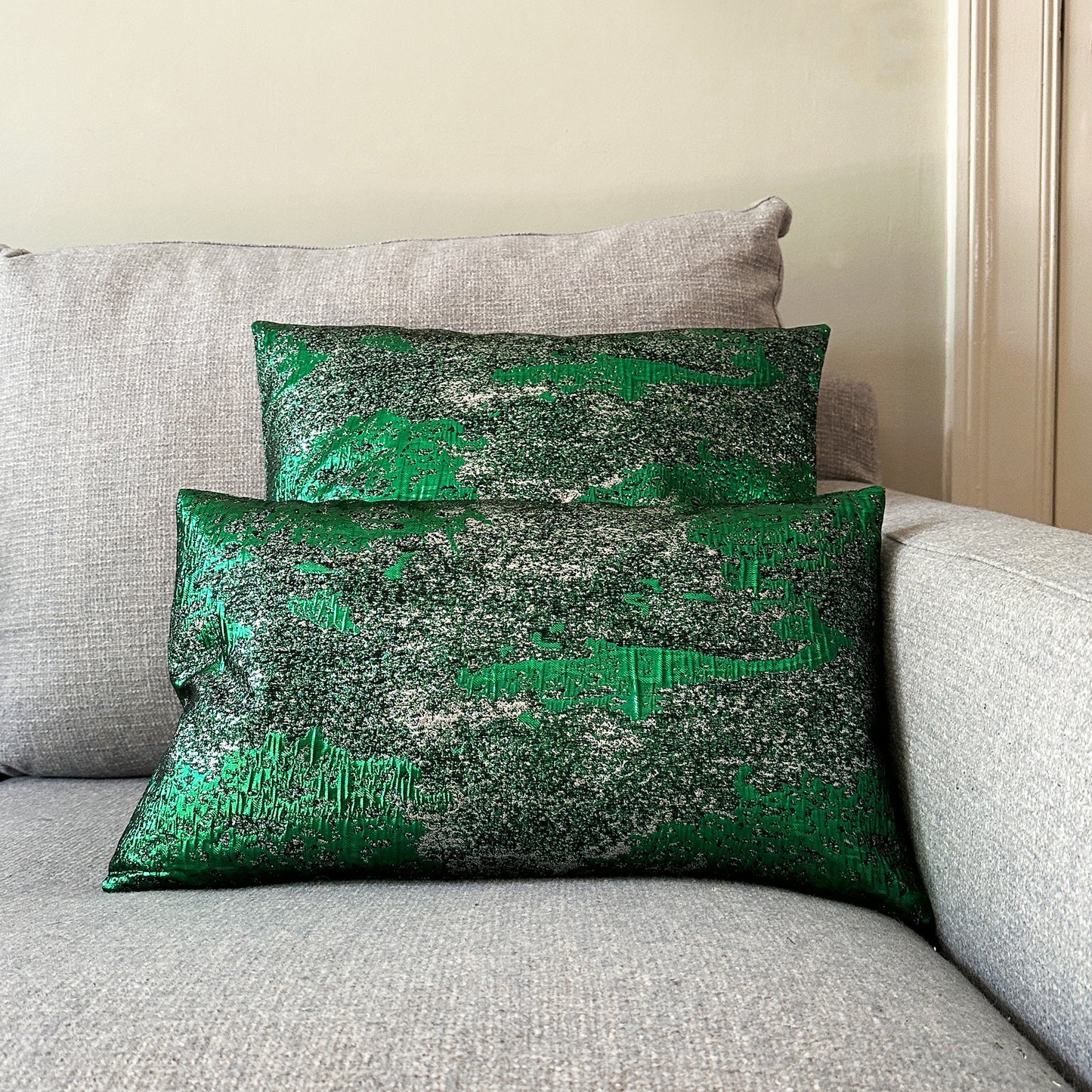 Luxury Handmade Cushions – Set of 2 Decorative Cushions with Concealed Zipper (50x50 cm & 50x30 cm)