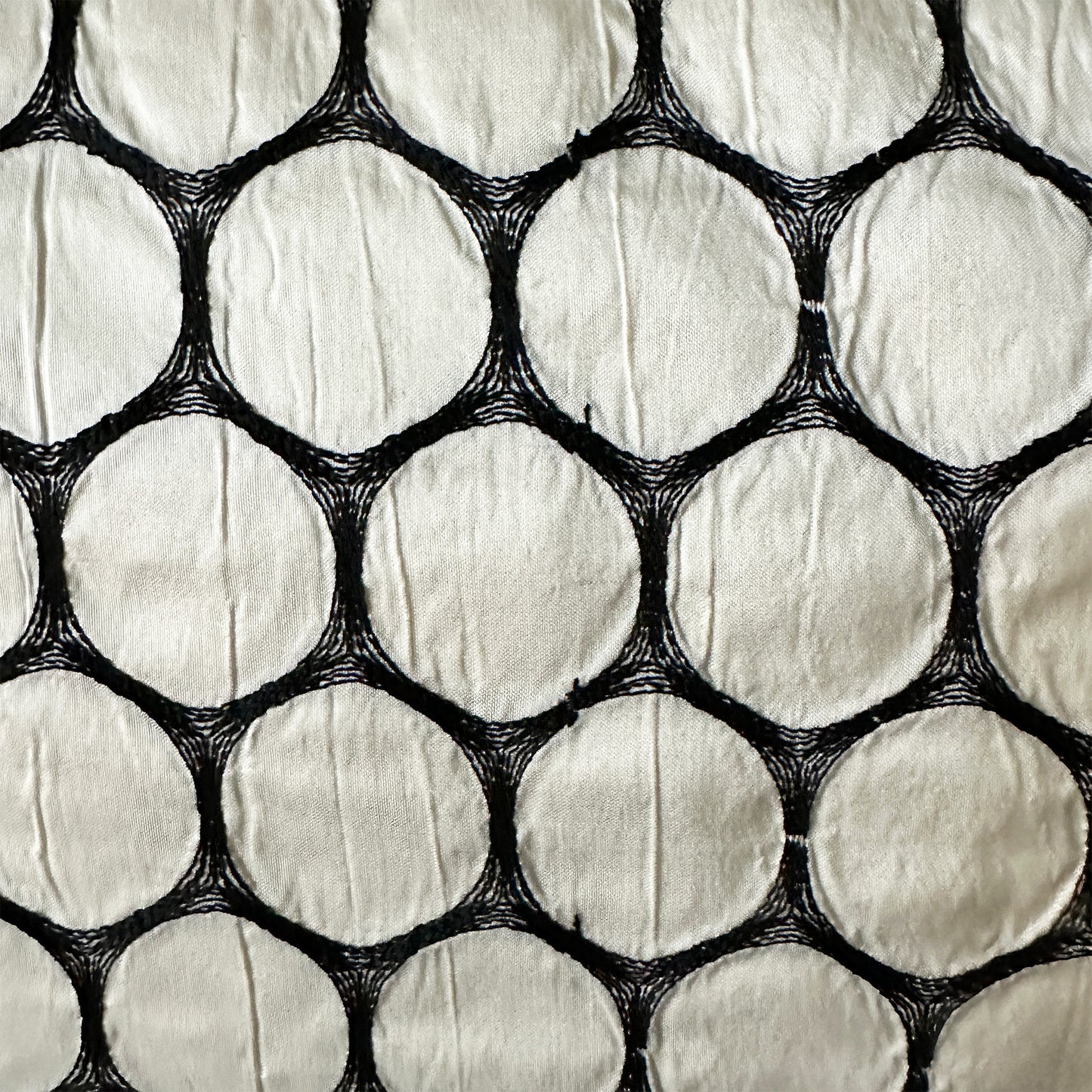Luxury White Silk Cushions with Embroidered Circles – 50x50 cm & 50x30 cm