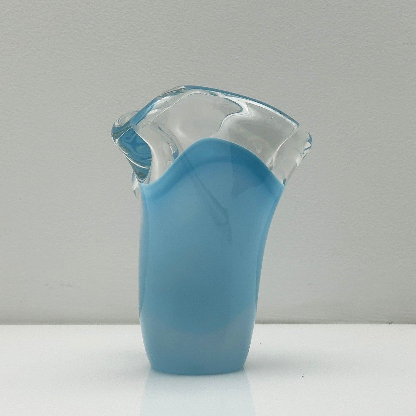 Vintage Elegance – Swedish Crystal Design by Vicke Lindstrand