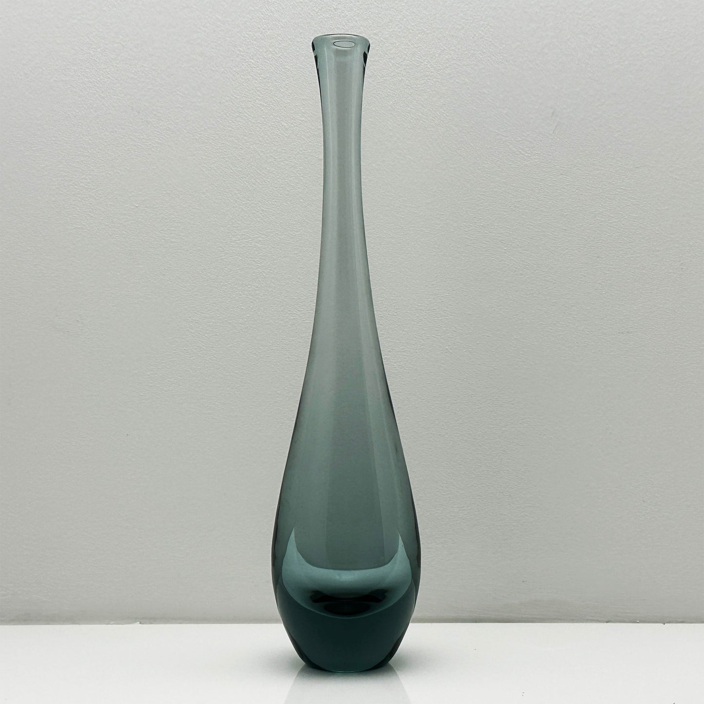 Rare Mid-Century Twilight Blue Orchid Vase – Vicke Lindstrand for Kosta Boda (1950s)