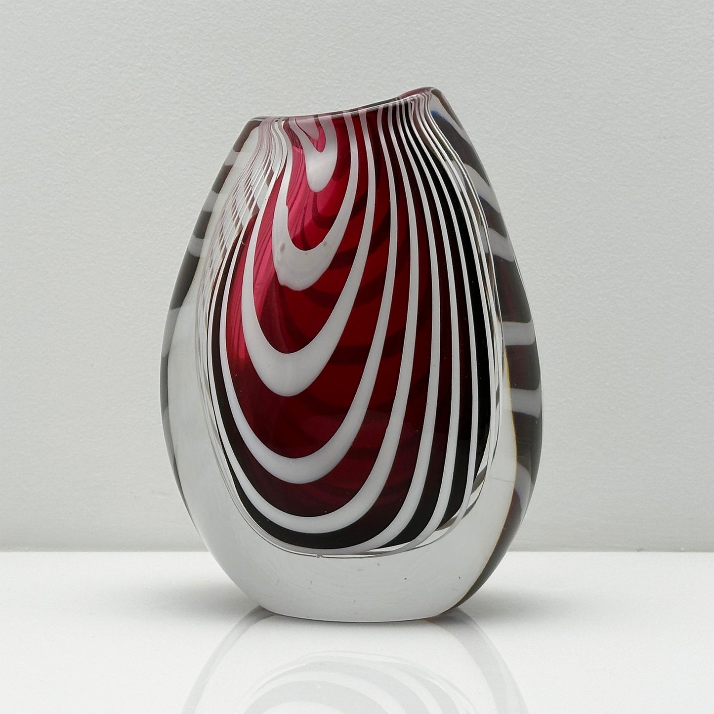 Rare Vicke Lindstrand LH 1115 Red-White Zebra Vase – Kosta Boda, 1950s Scandinavian Design