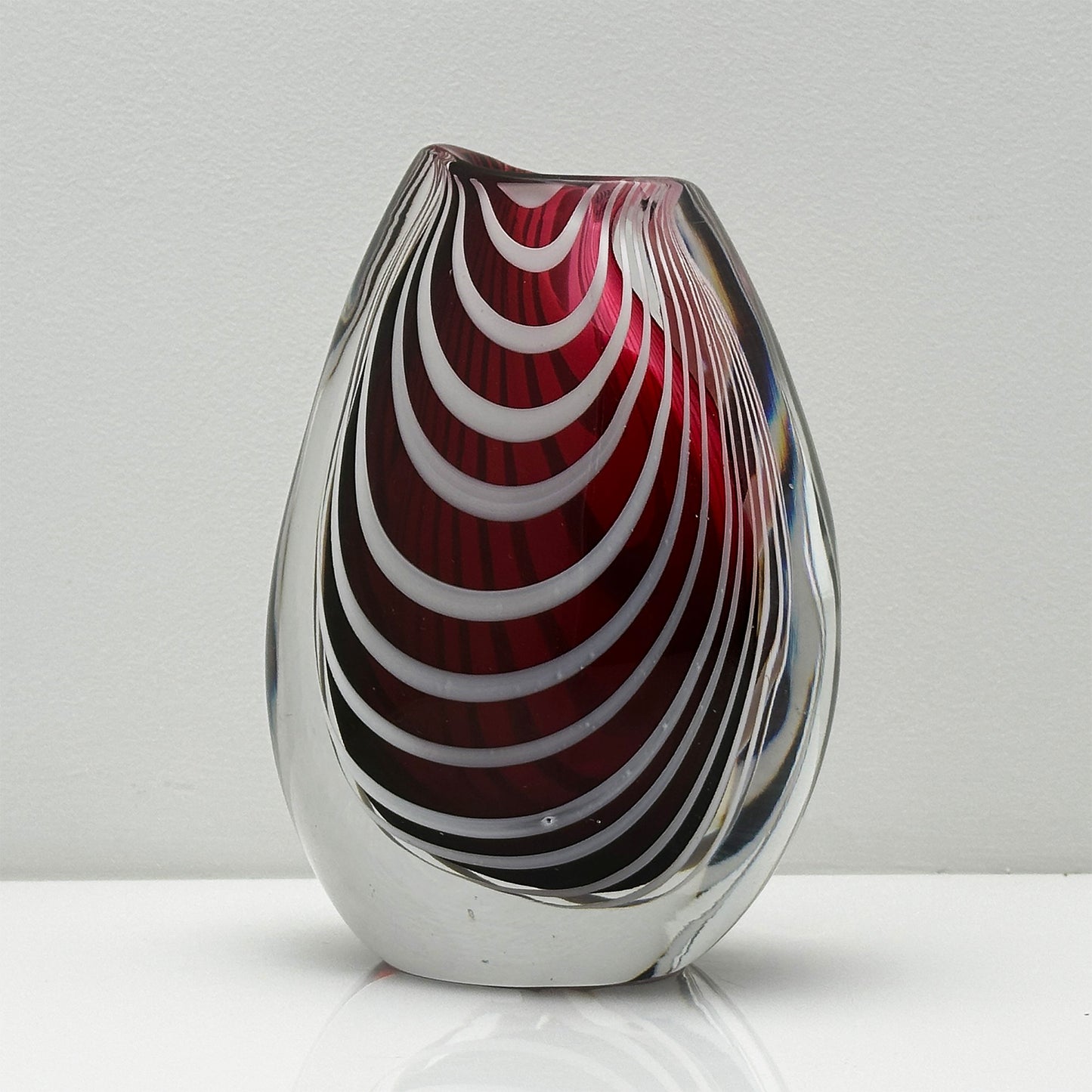 Rare Vicke Lindstrand LH 1115 Red-White Zebra Vase – Kosta Boda, 1950s Scandinavian Design