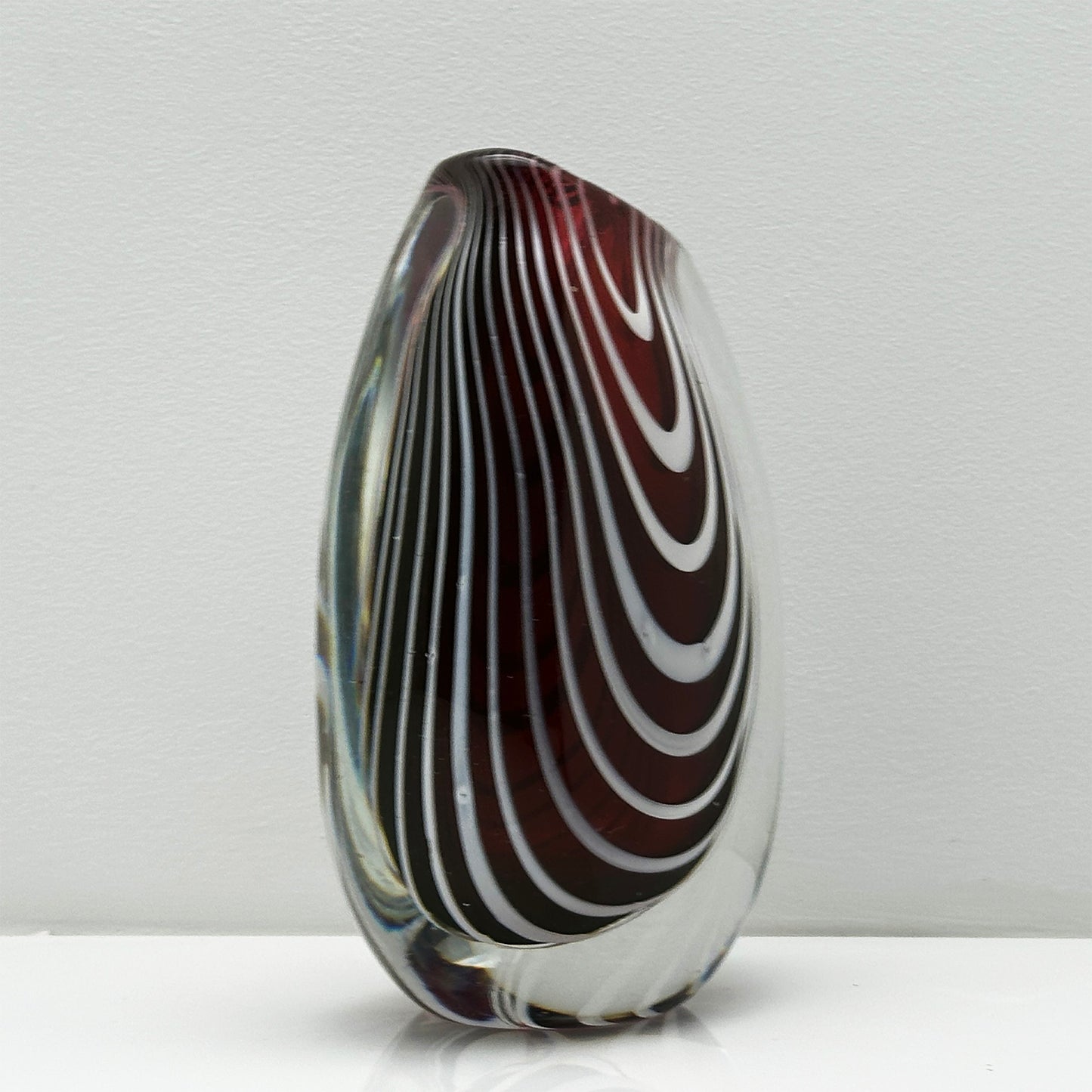 Kosta Boda Zebra Vase LH 1115 – Red & White – Vicke Lindstrand, 1950s