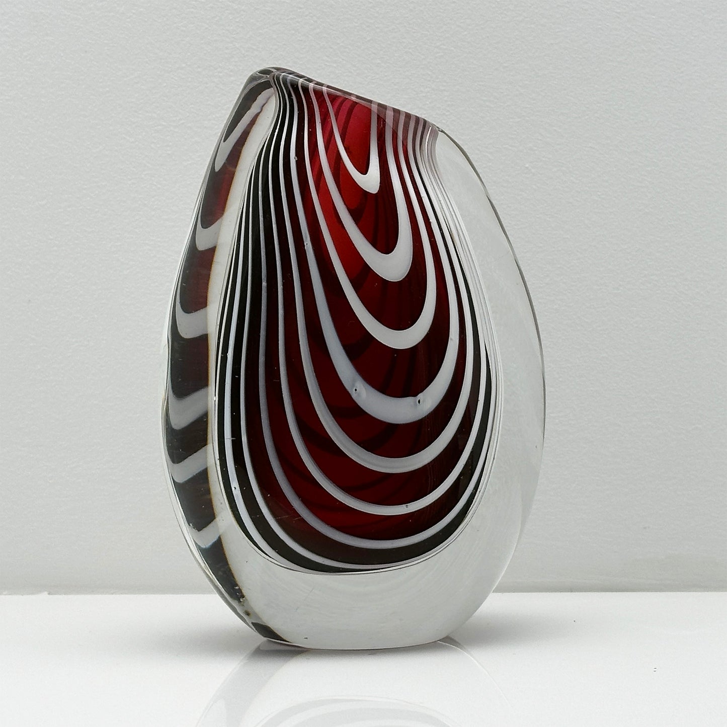 Kosta Boda Zebra Vase LH 1115 – Red & White – Vicke Lindstrand, 1950s