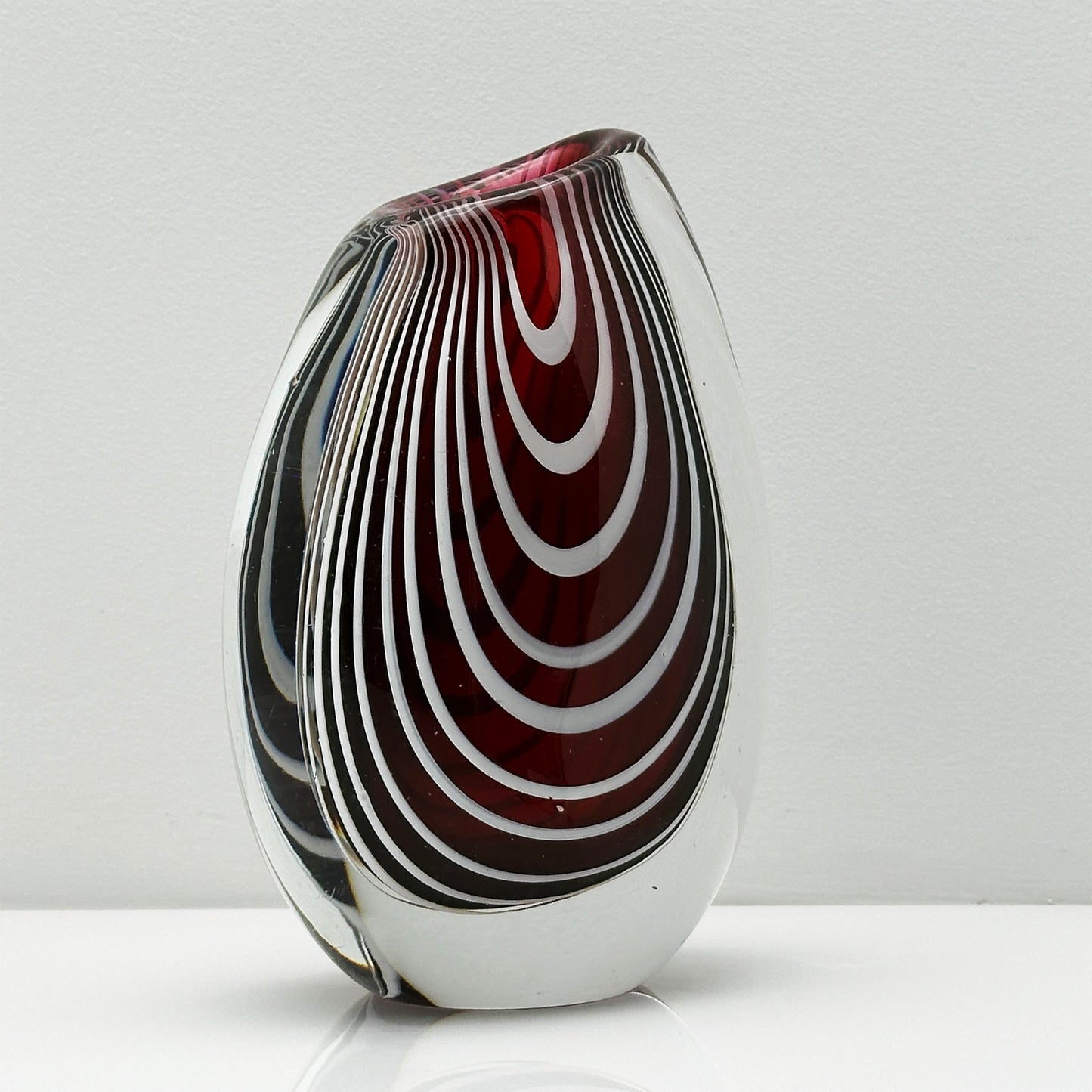 Kosta Boda Zebra Vase LH 1115 – Red & White – Vicke Lindstrand, 1950s