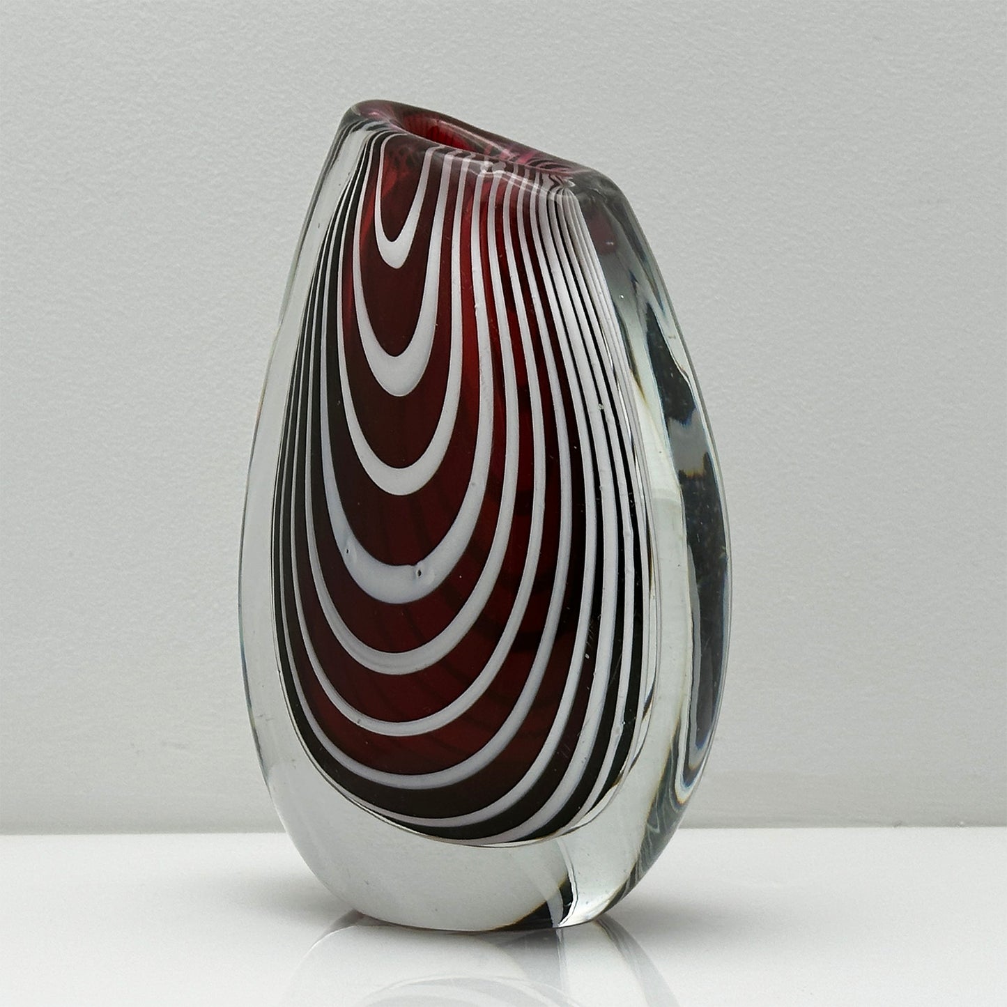Kosta Boda Zebra Vase LH 1115 – Red & White – Vicke Lindstrand, 1950s