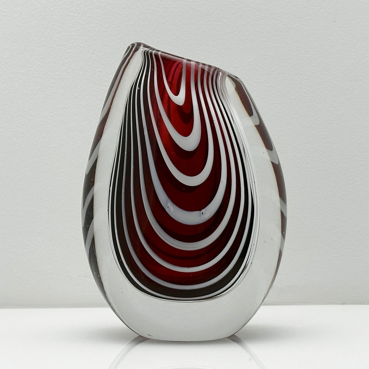Kosta Boda Zebra Vase LH 1115 – Red & White – Vicke Lindstrand, 1950s