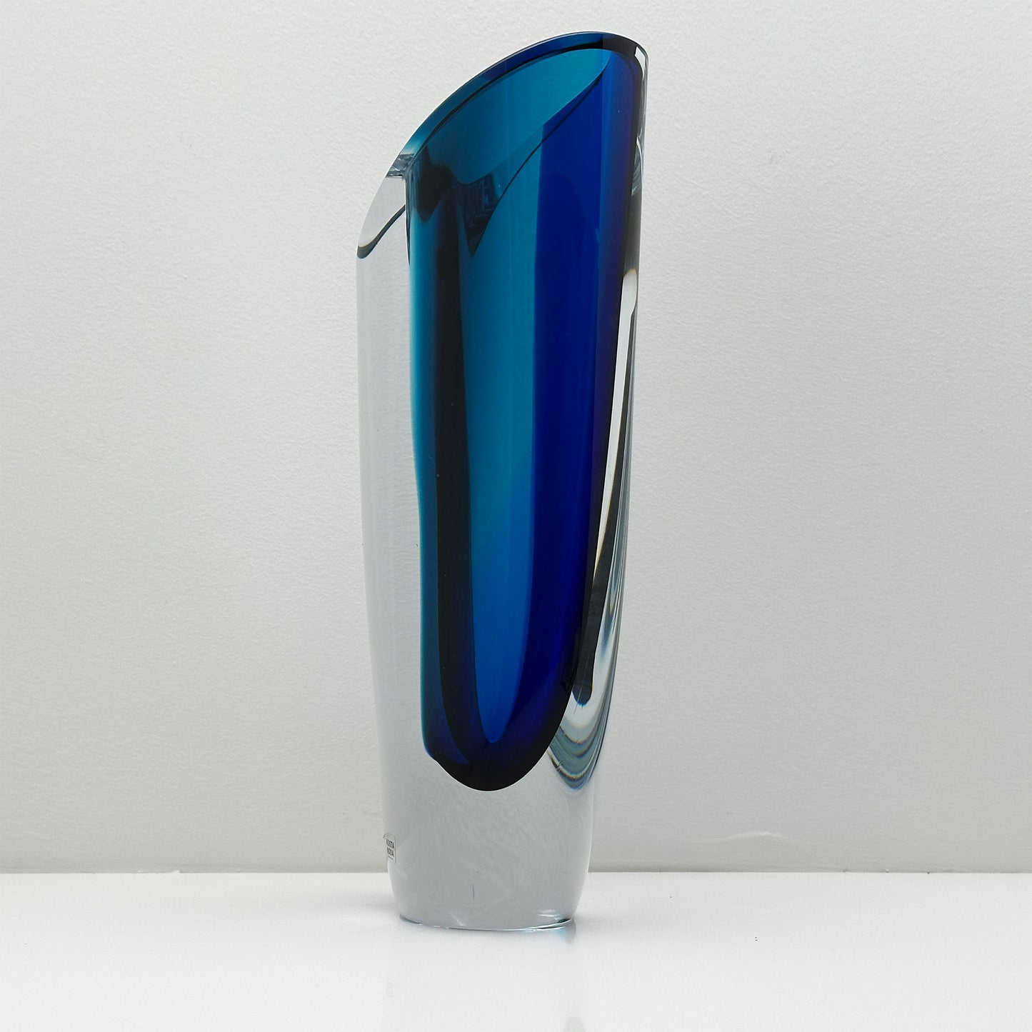 Elegante tiefblaue Seaside Vase von Göran Wärff – Skandinavisches Design