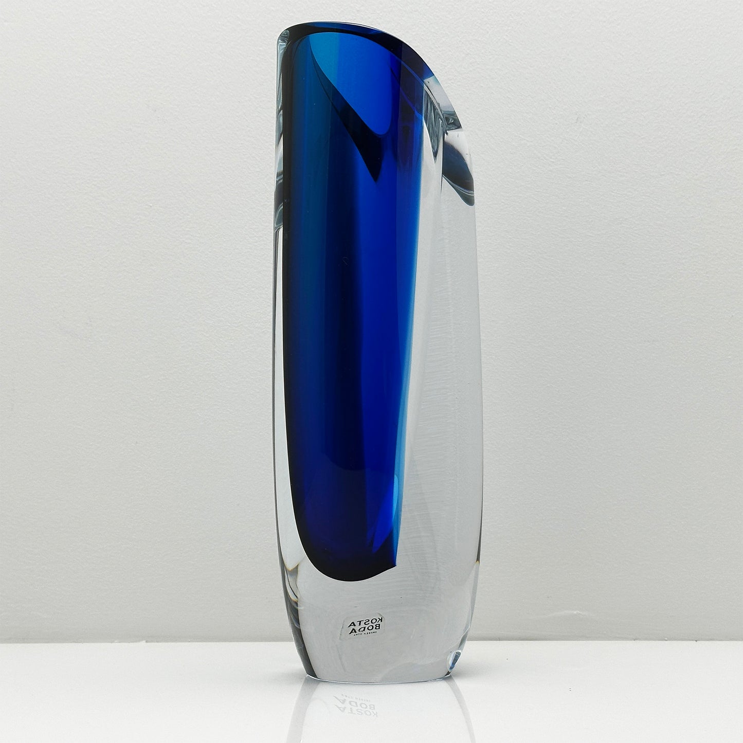 Elegante tiefblaue Seaside Vase von Göran Wärff – Skandinavisches Design
