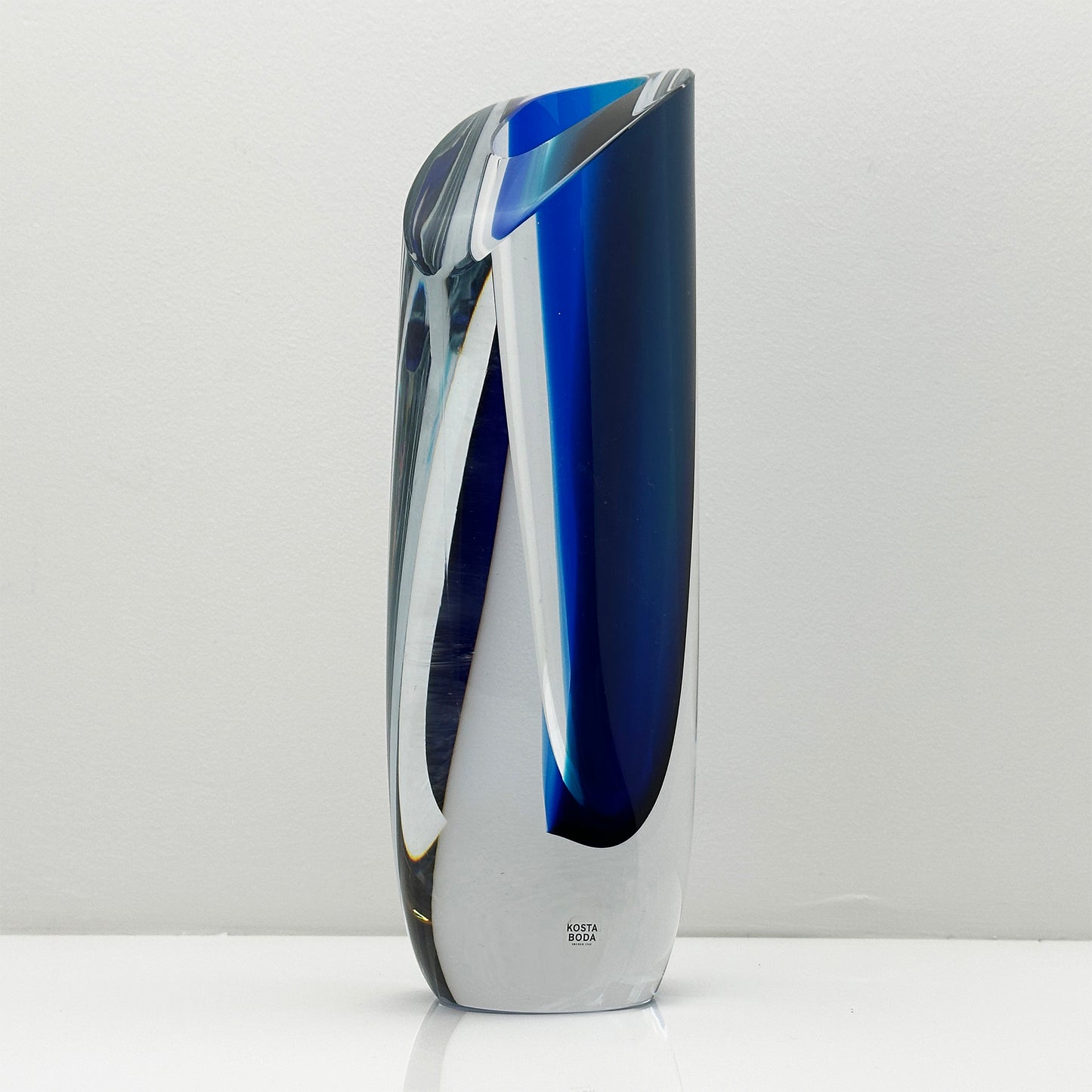Elegante tiefblaue Seaside Vase von Göran Wärff – Skandinavisches Design