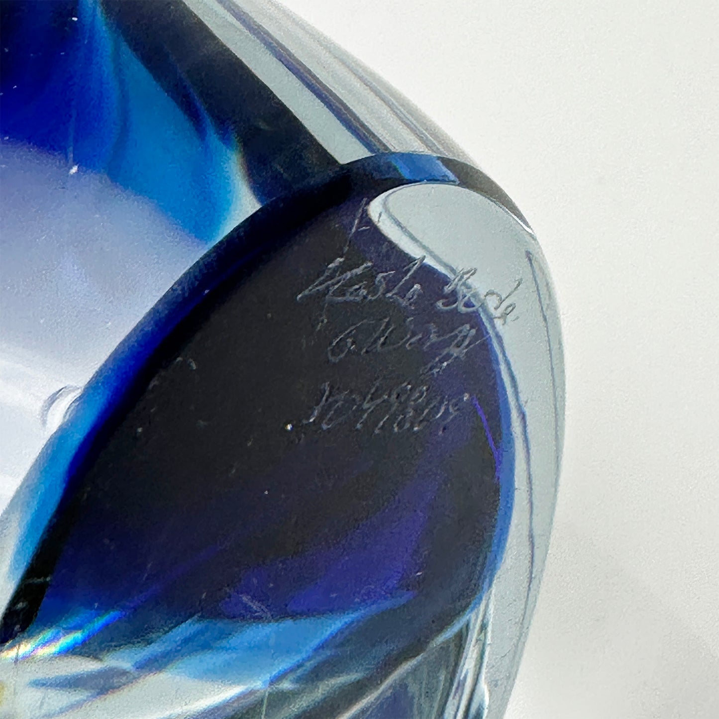 Elegante tiefblaue Seaside Vase von Göran Wärff – Skandinavisches Design