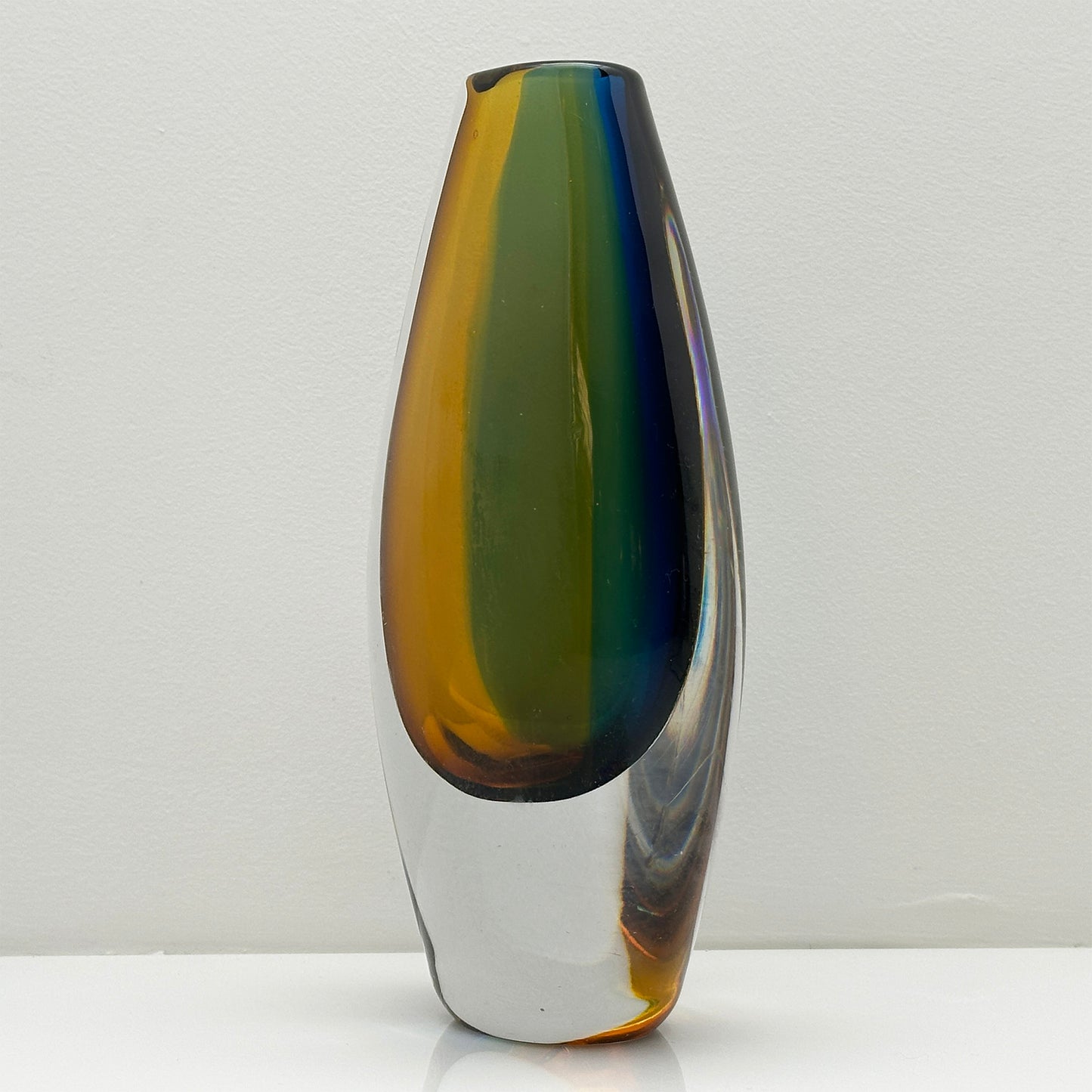 Kosta Boda Vase LH 46451 by Vicke Lindstrand – Mouthblown Sommerso Artwork with Multi-Color Gradient