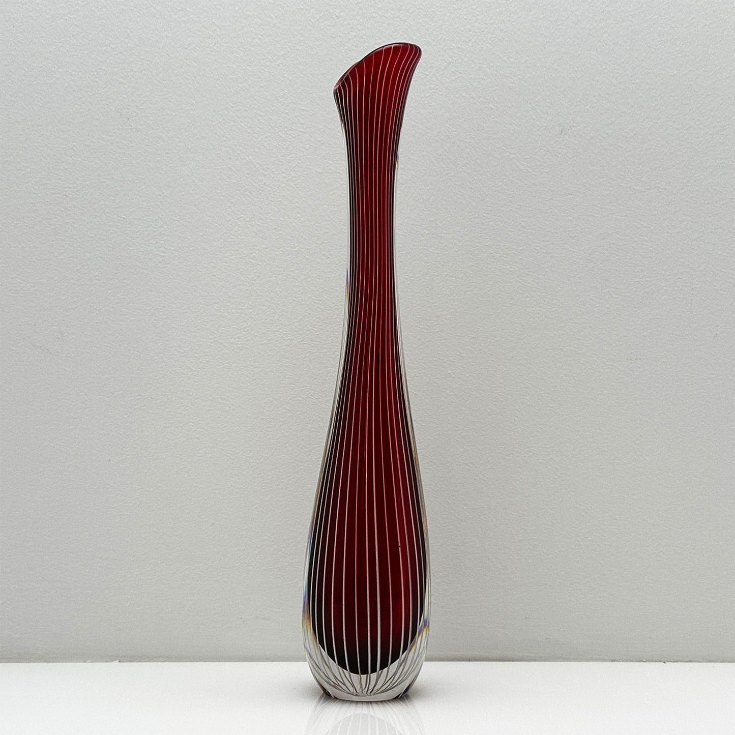 Rare Mid-Century Zebra Bud Vase – Vicke Lindstrand for Kosta Boda (White-Red, Signed, 1950s)