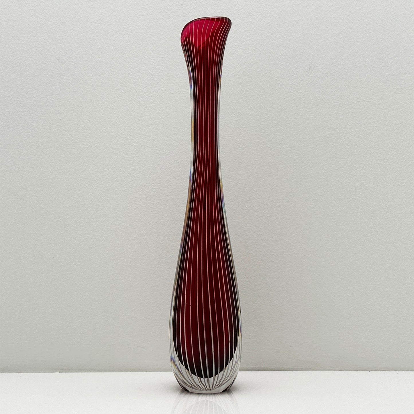 Rare Mid-Century Zebra Bud Vase – Vicke Lindstrand for Kosta Boda (White-Red, Signed, 1950s)