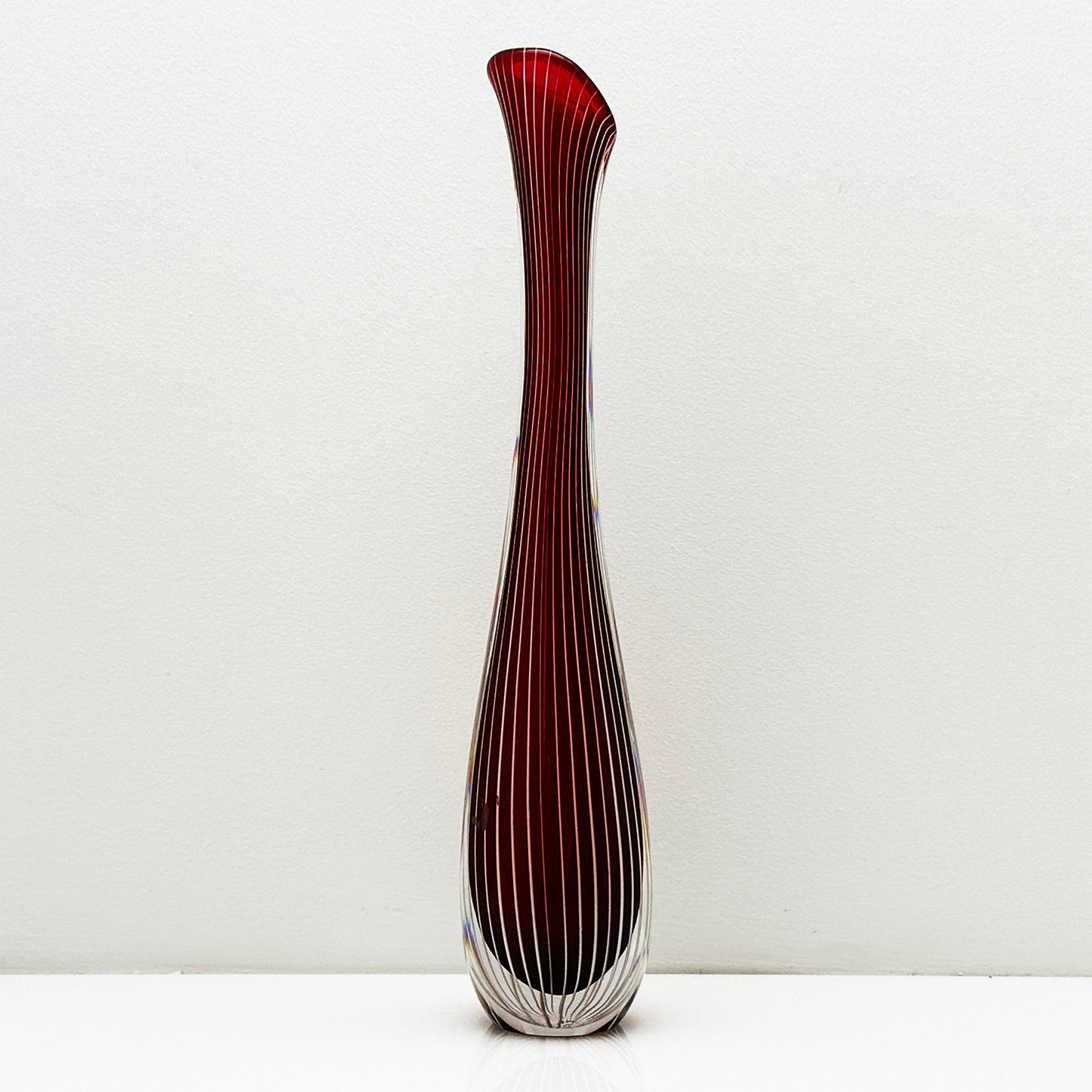 Rare Mid-Century Zebra Bud Vase – Vicke Lindstrand for Kosta Boda (White-Red, Signed, 1950s)