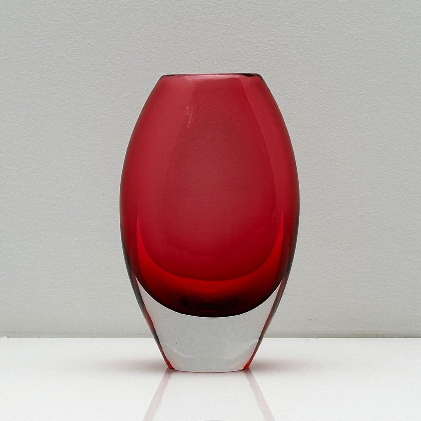 Rare Red Sommerso Design Vase - Mid Century Modern Miniature (12.5 cm)