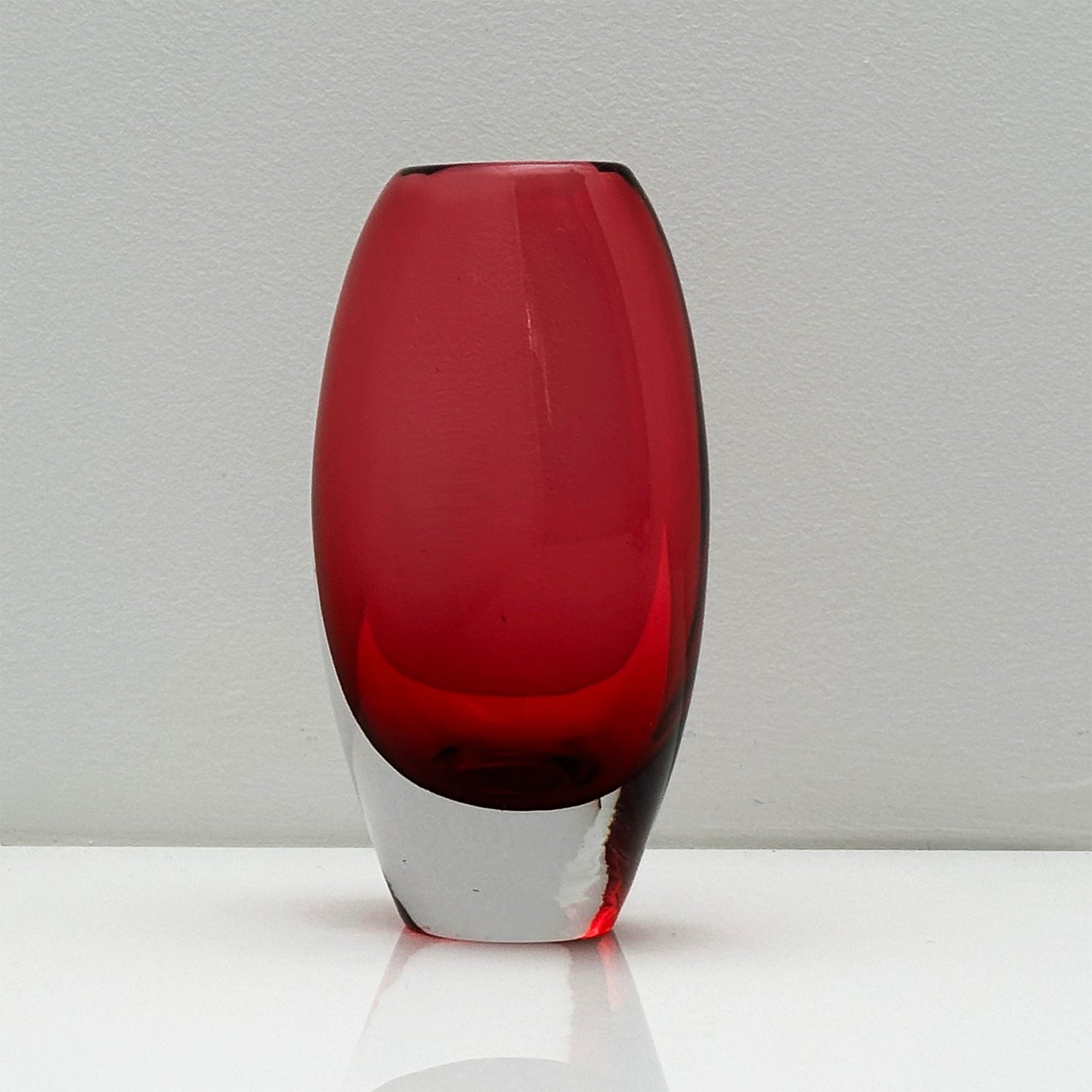 Rare Red Sommerso Design Vase - Mid Century Modern Miniature (12.5 cm)