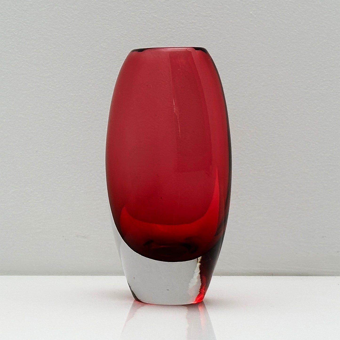 Rare Red Sommerso Design Vase - Mid Century Modern Miniature (12.5 cm)