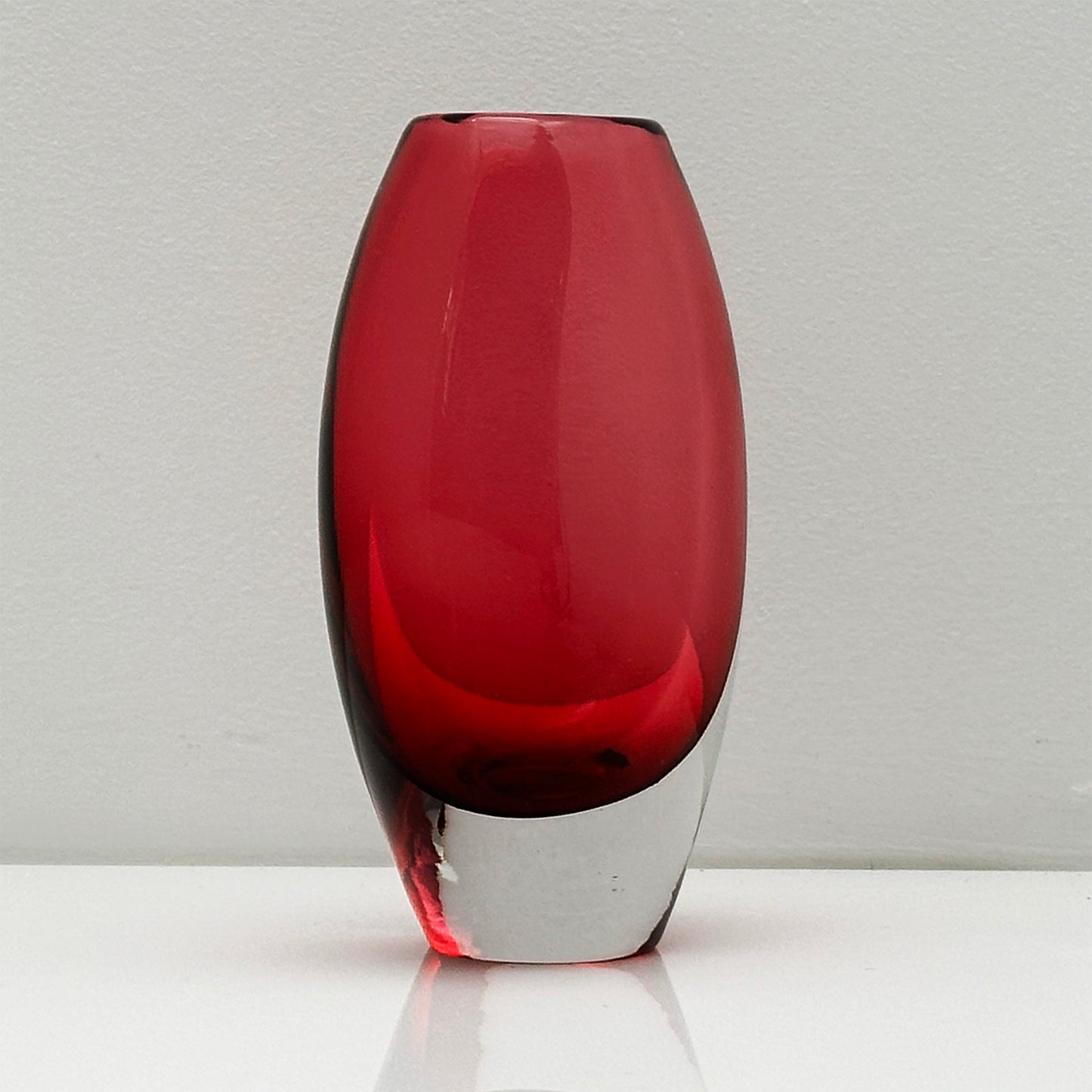 Rare Red Sommerso Design Vase - Mid Century Modern Miniature (12.5 cm)