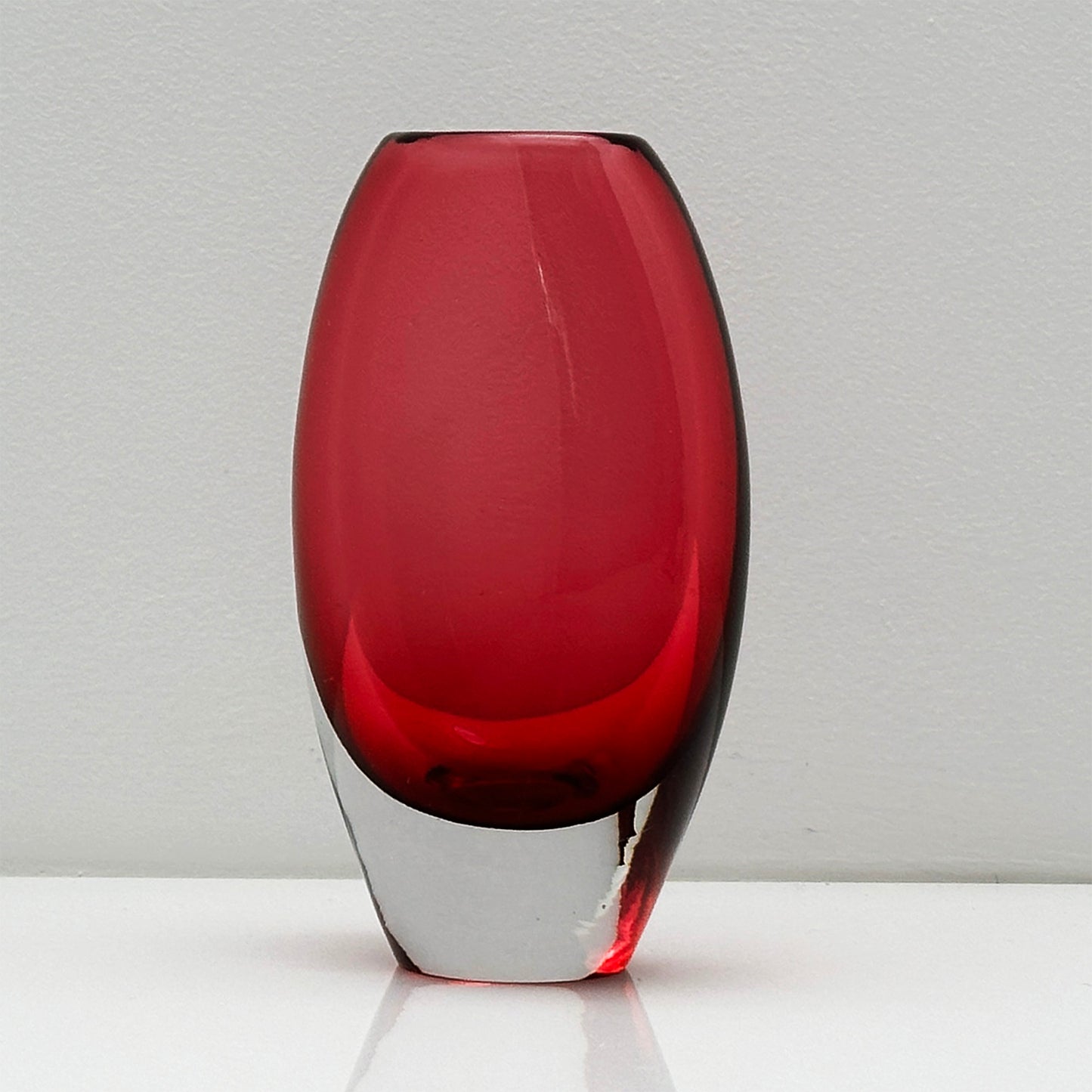 Rare Red Sommerso Design Vase - Mid Century Modern Miniature (12.5 cm)