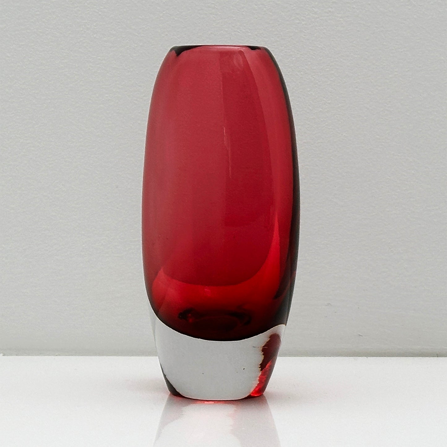 Rare Red Sommerso Design Vase - Mid Century Modern Miniature (12.5 cm)