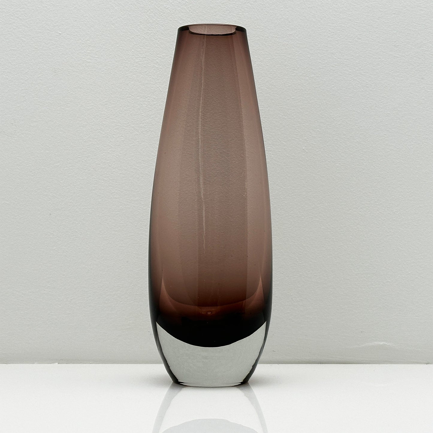 Aseda Brown Sommerso Vase - Unique Swedish Design Vase (21.5 cm)