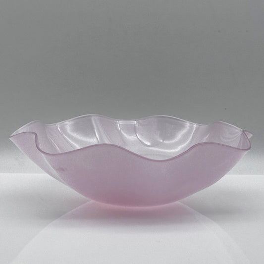 Kristallschale „Kantara“ – Pastellrosa Opalglas von Sven Palmqvist für Orrefors (1946-1960)