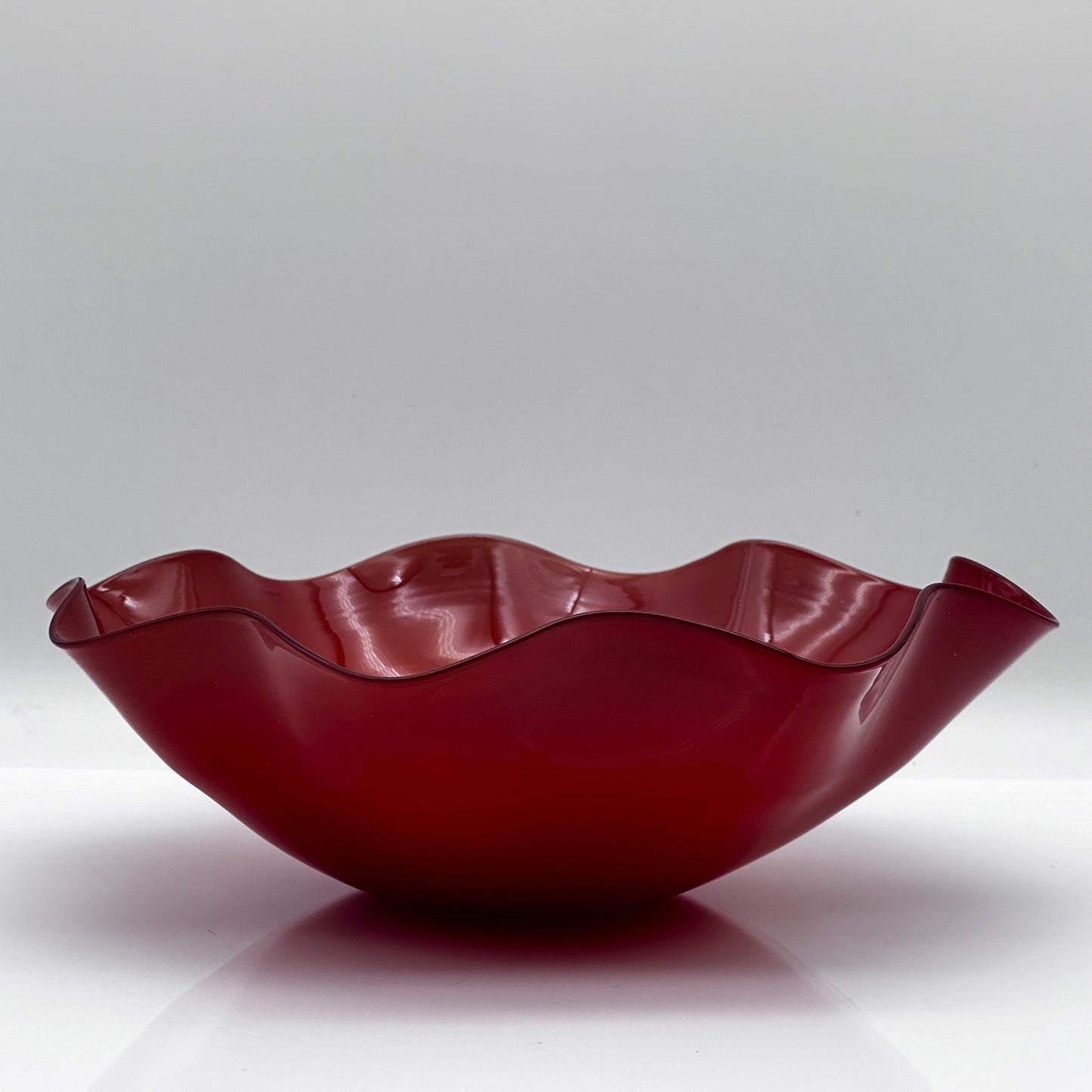 Kristallschale „Kantara“ – Sven Palmqvist für Orrefors, Rubinrotes Opalglas (1946-1960)