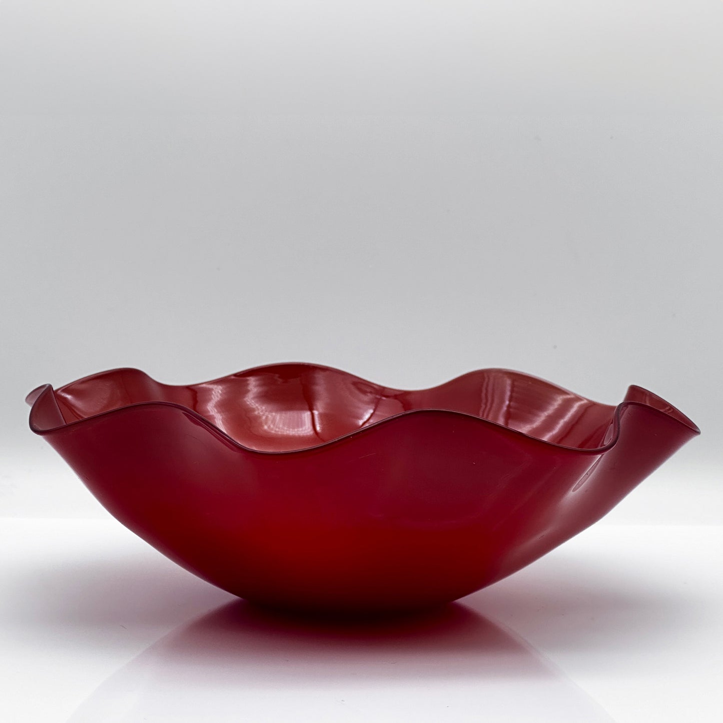 Kristallschale „Kantara“ – Sven Palmqvist für Orrefors, Rubinrotes Opalglas (1946-1960)