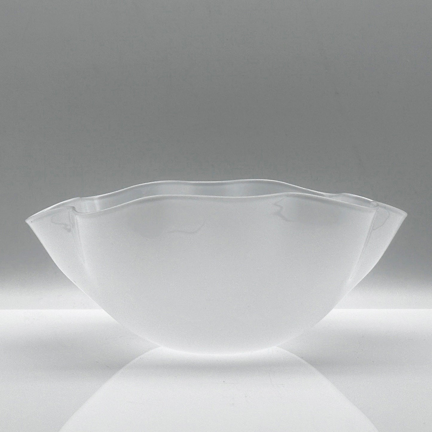 Weiße Kristallschale „Kantara“ – Sven Palmqvist für Orrefors, Opalglas (1946-1960)