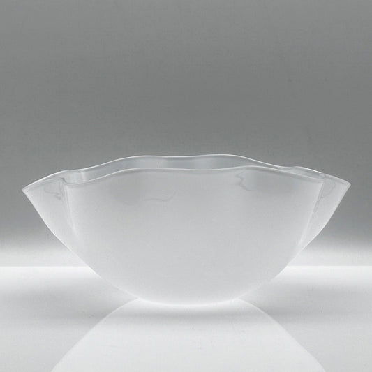 Weiße Kristallschale „Kantara“ – Sven Palmqvist für Orrefors, Opalglas (1946-1960)