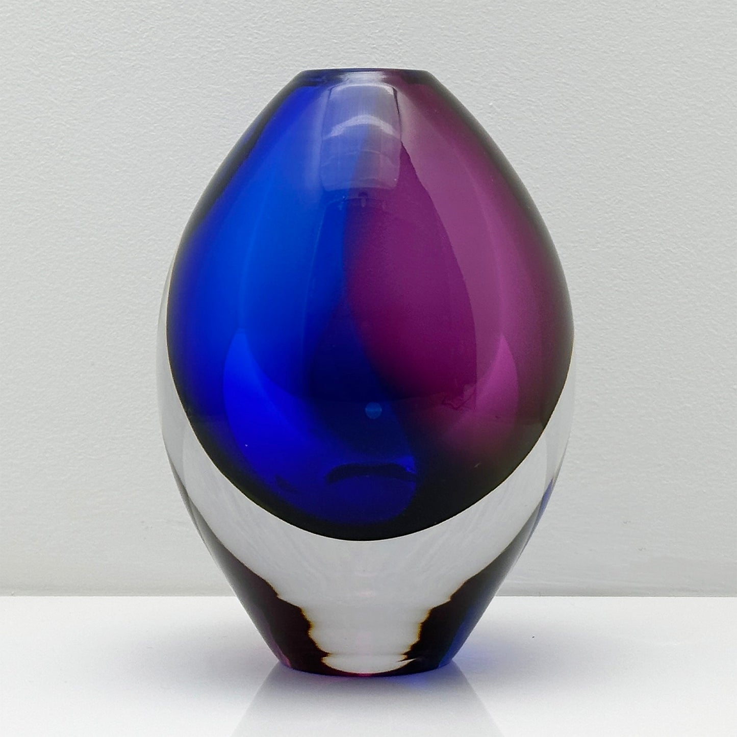Orrefors Rosebud Vase – Timeless Swedish Glass Art by Erika Lagerbielke