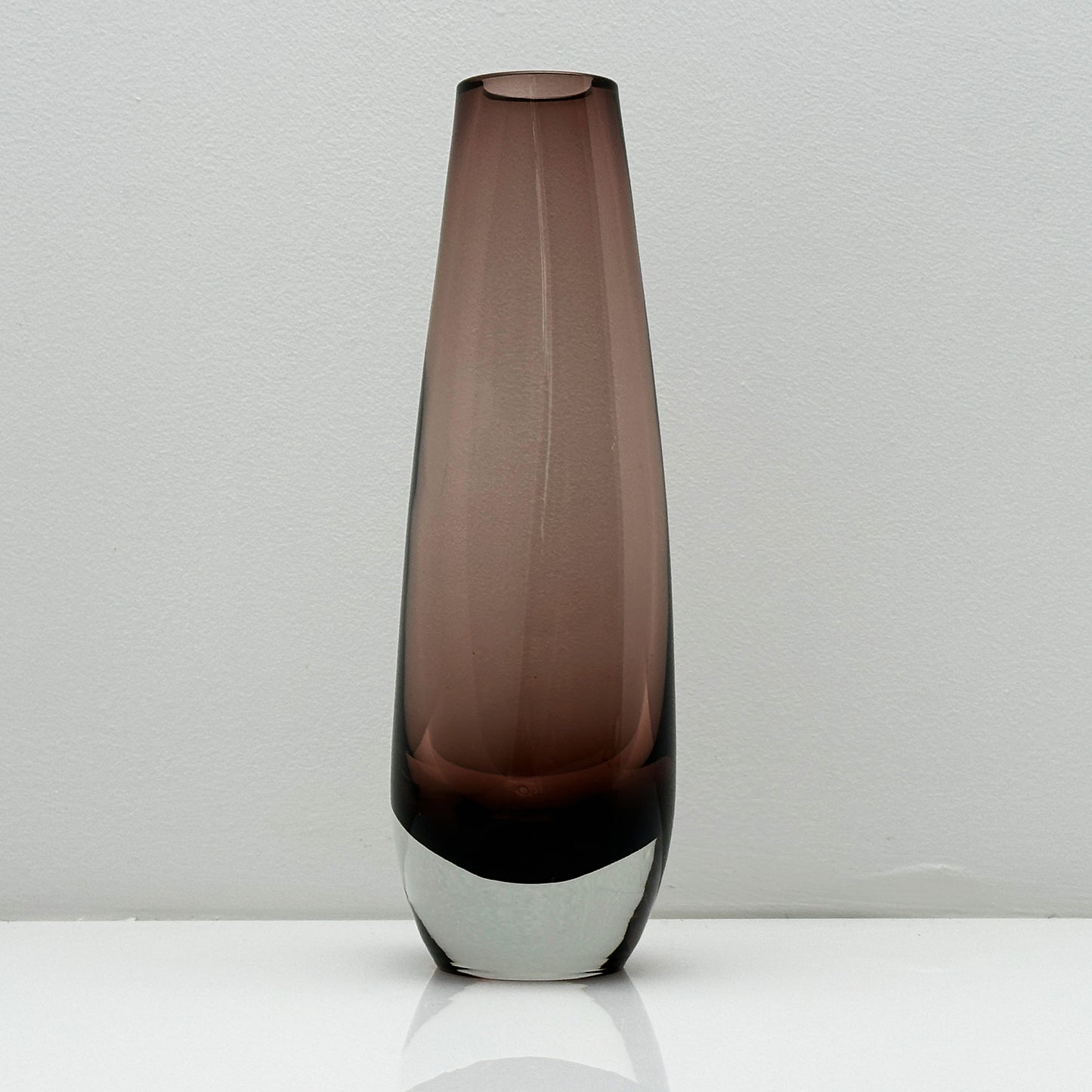 Aseda Brown Sommerso Vase - Unique Swedish Design Vase (21.5 cm)