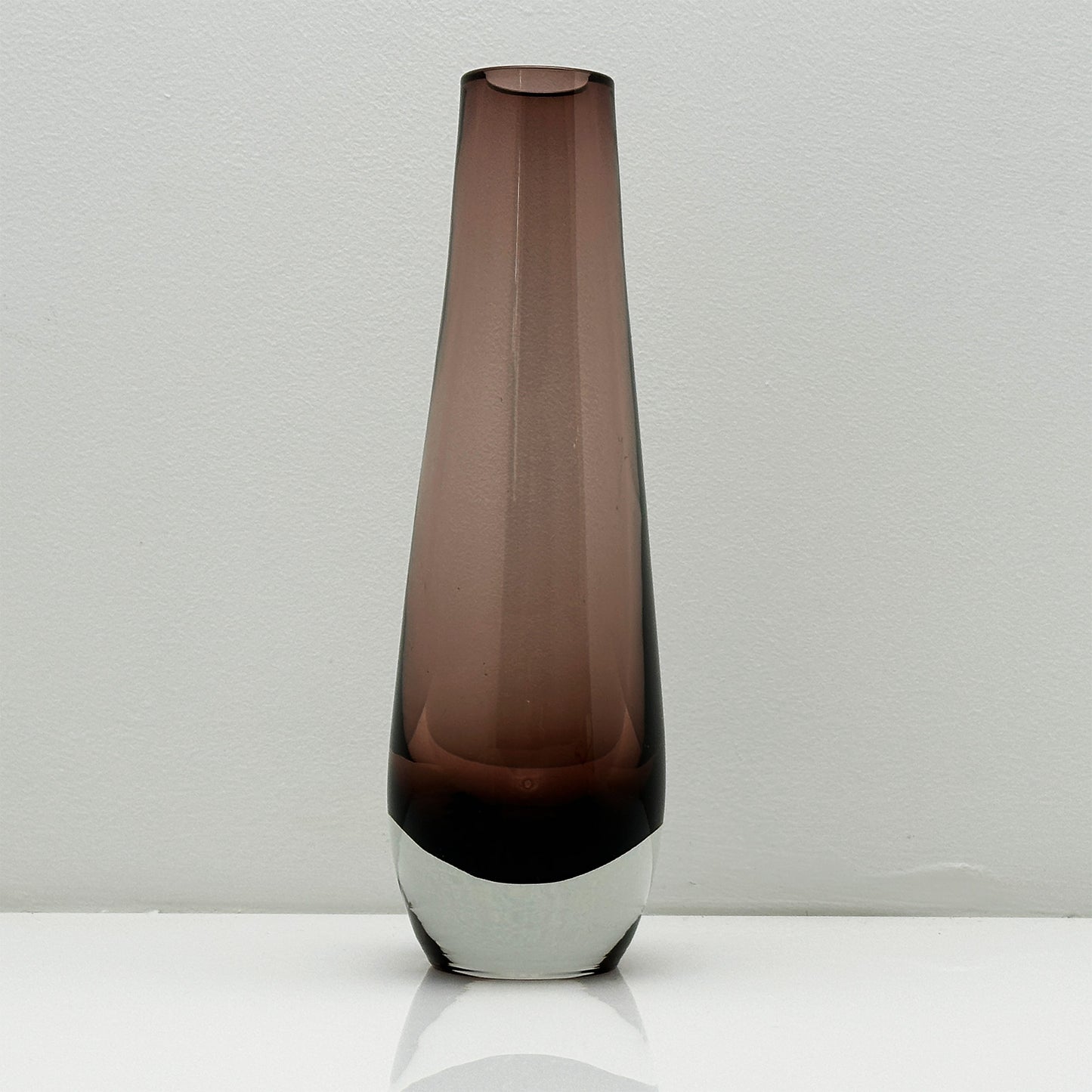 Aseda Brown Sommerso Vase - Unique Swedish Design Vase (21.5 cm)