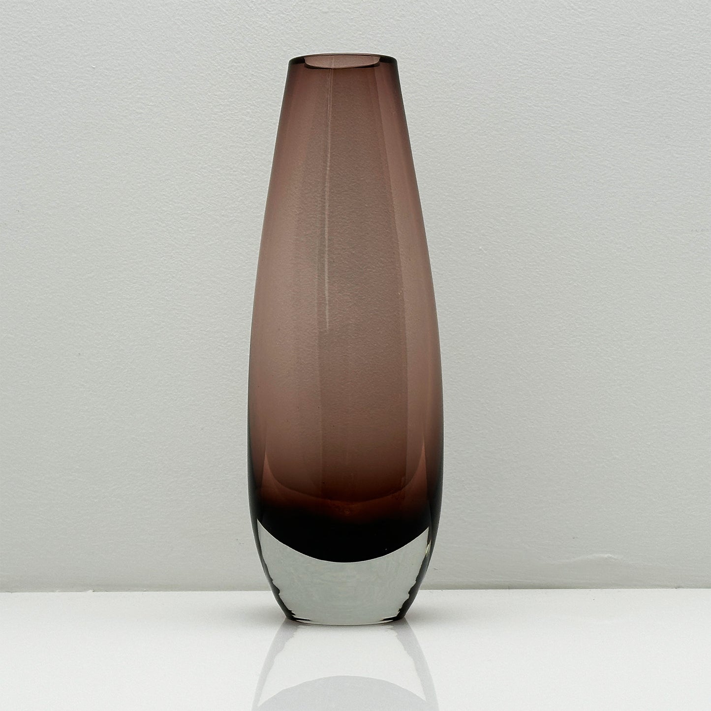 Aseda Brown Sommerso Vase - Unique Swedish Design Vase (21.5 cm)